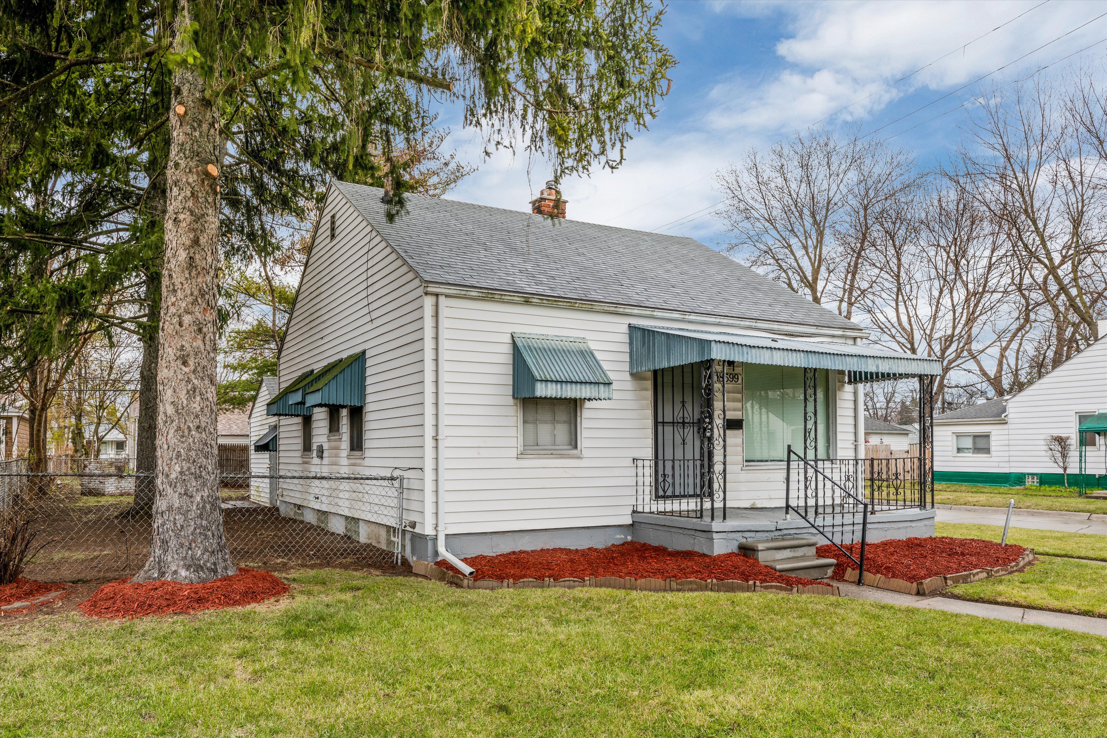 Photo 2 of 26 of 18599 ELKHART Street house