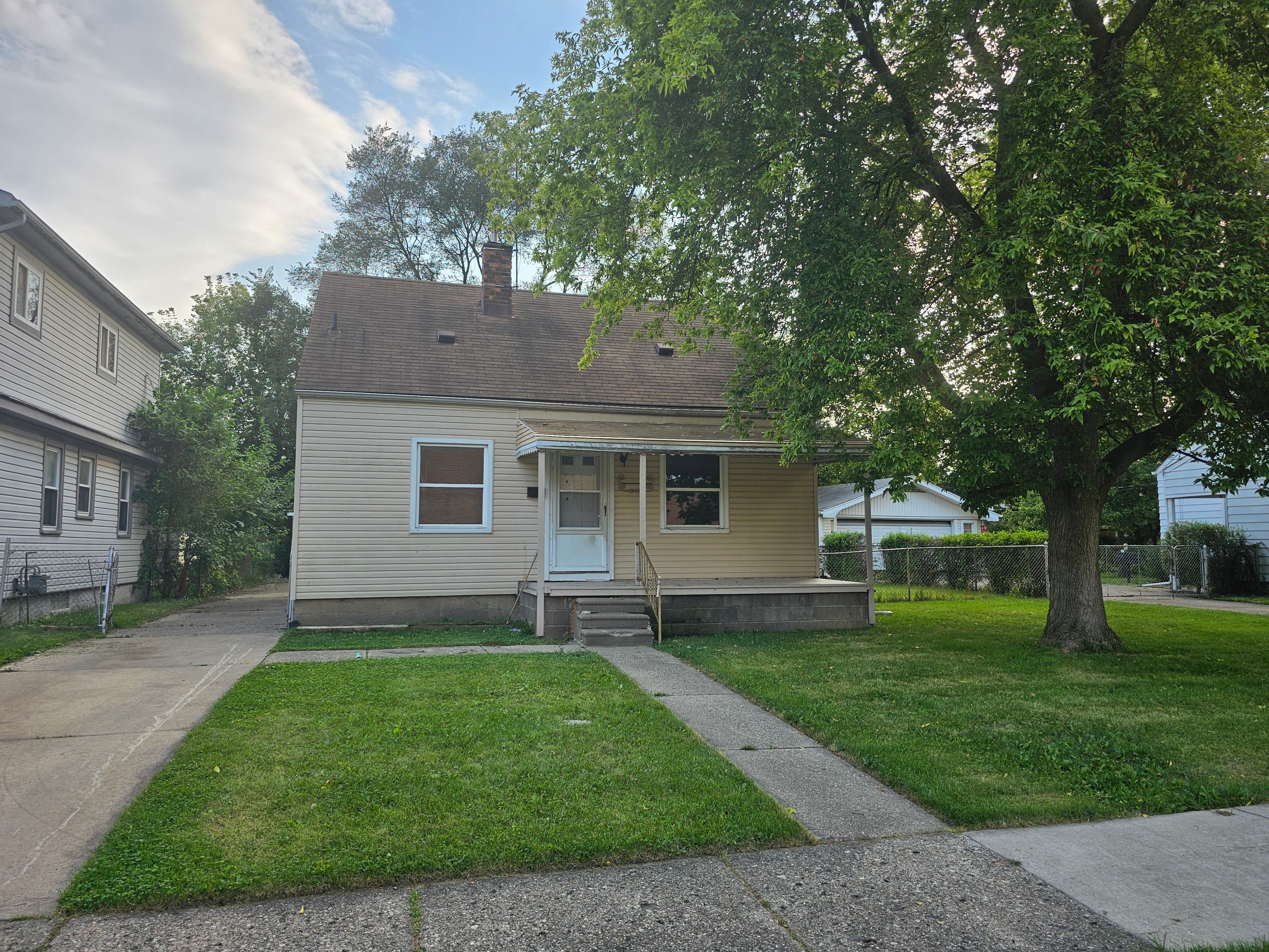 Photo 1 of 12 of 19426 WOODSIDE Street house