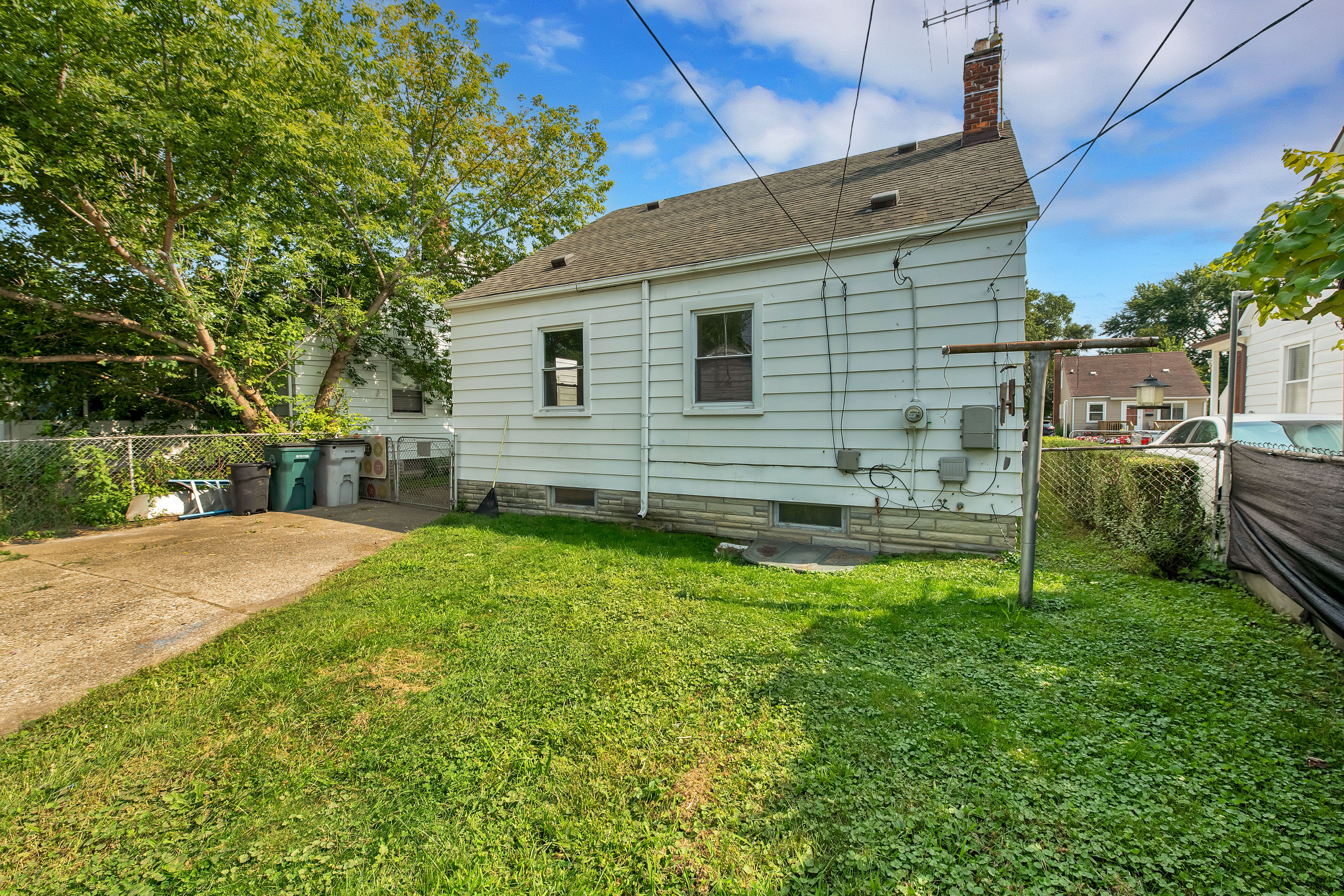 Photo 20 of 20 of 1813 E GOULSON Avenue house