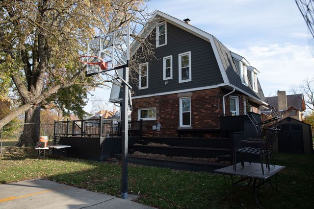 Photo 4 of 41 of 45 FERRIS Street house