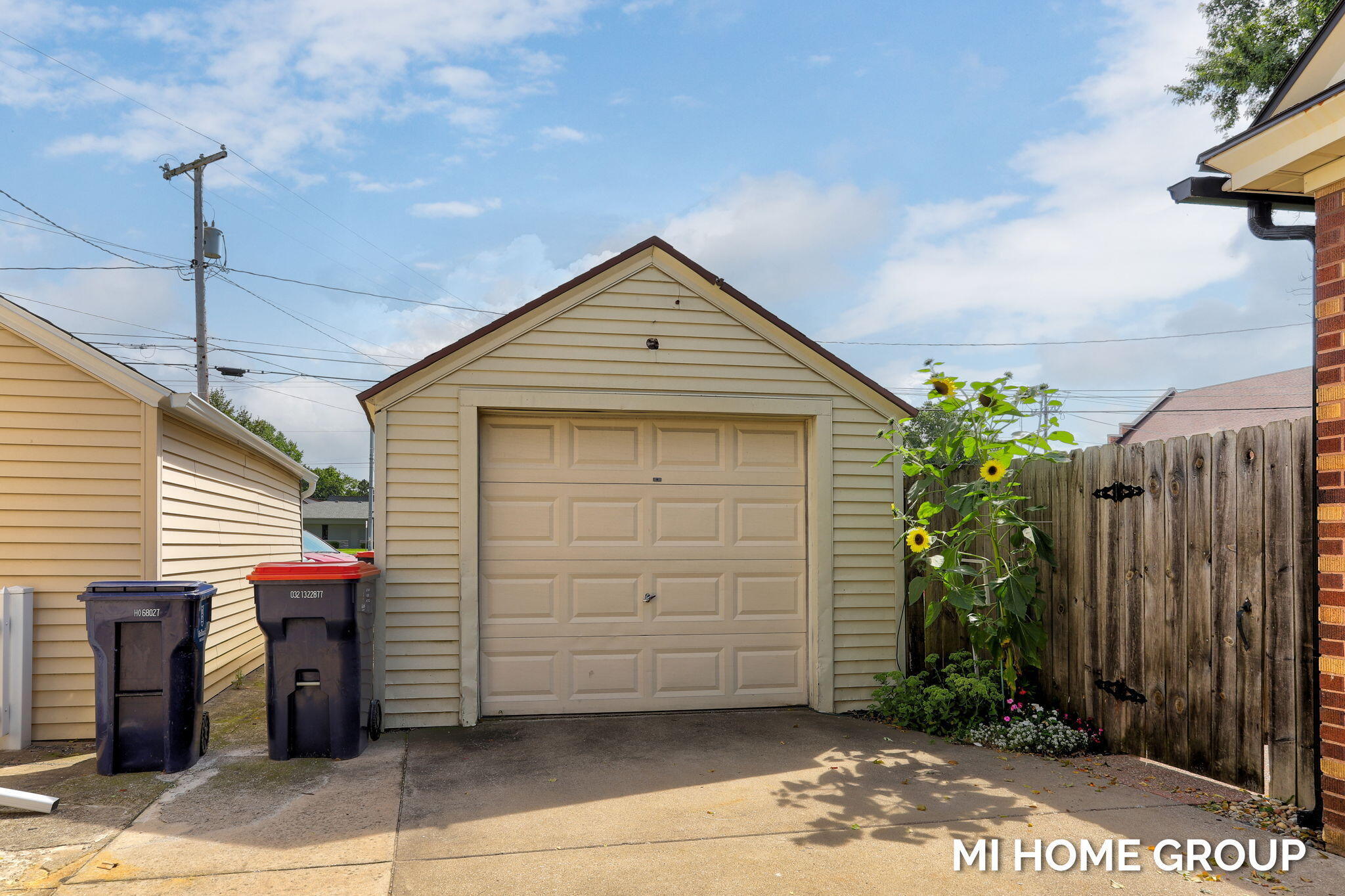 Photo 5 of 41 of 78 W 21st Street house