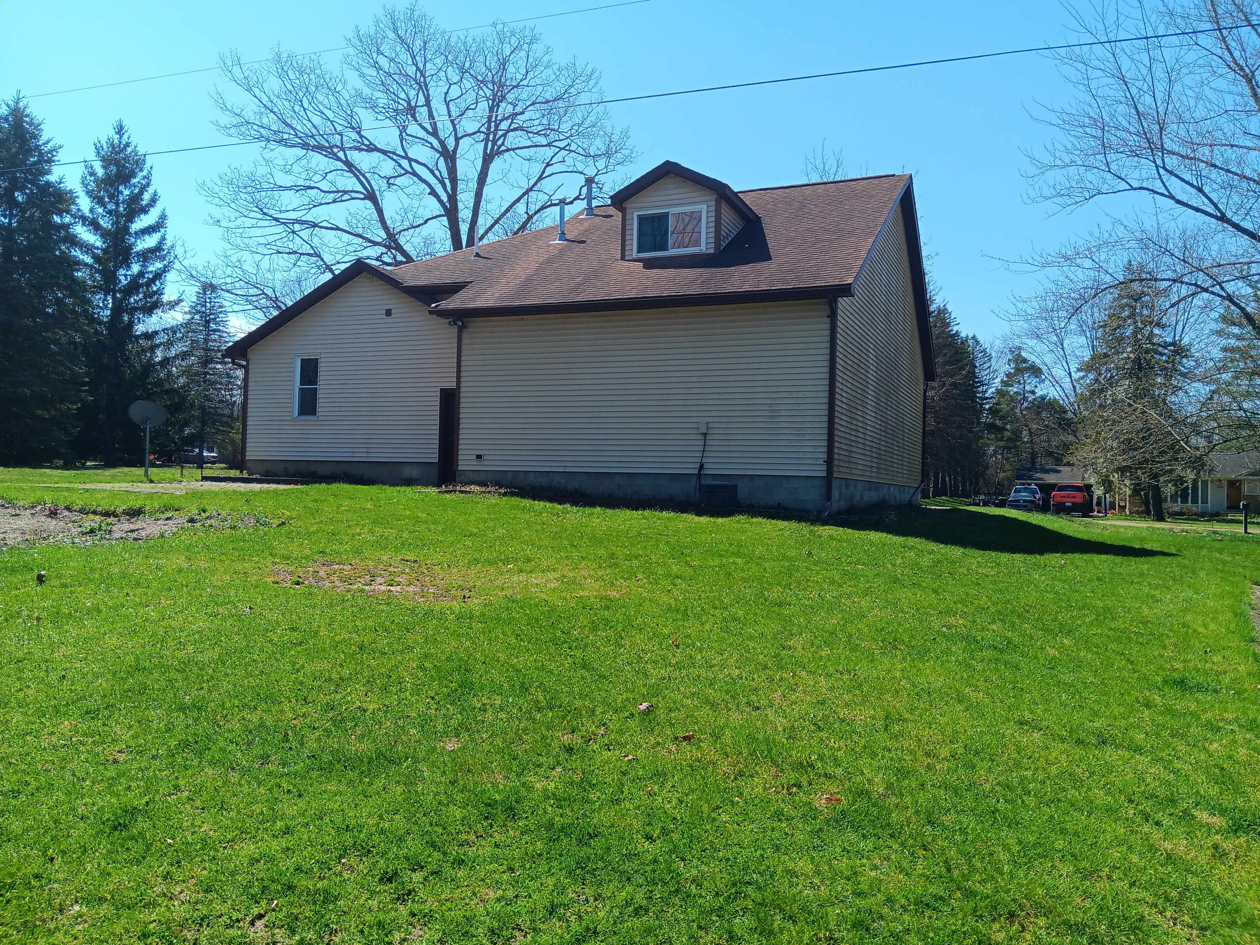 Photo 5 of 11 of 15133 EDDY LAKE Road house