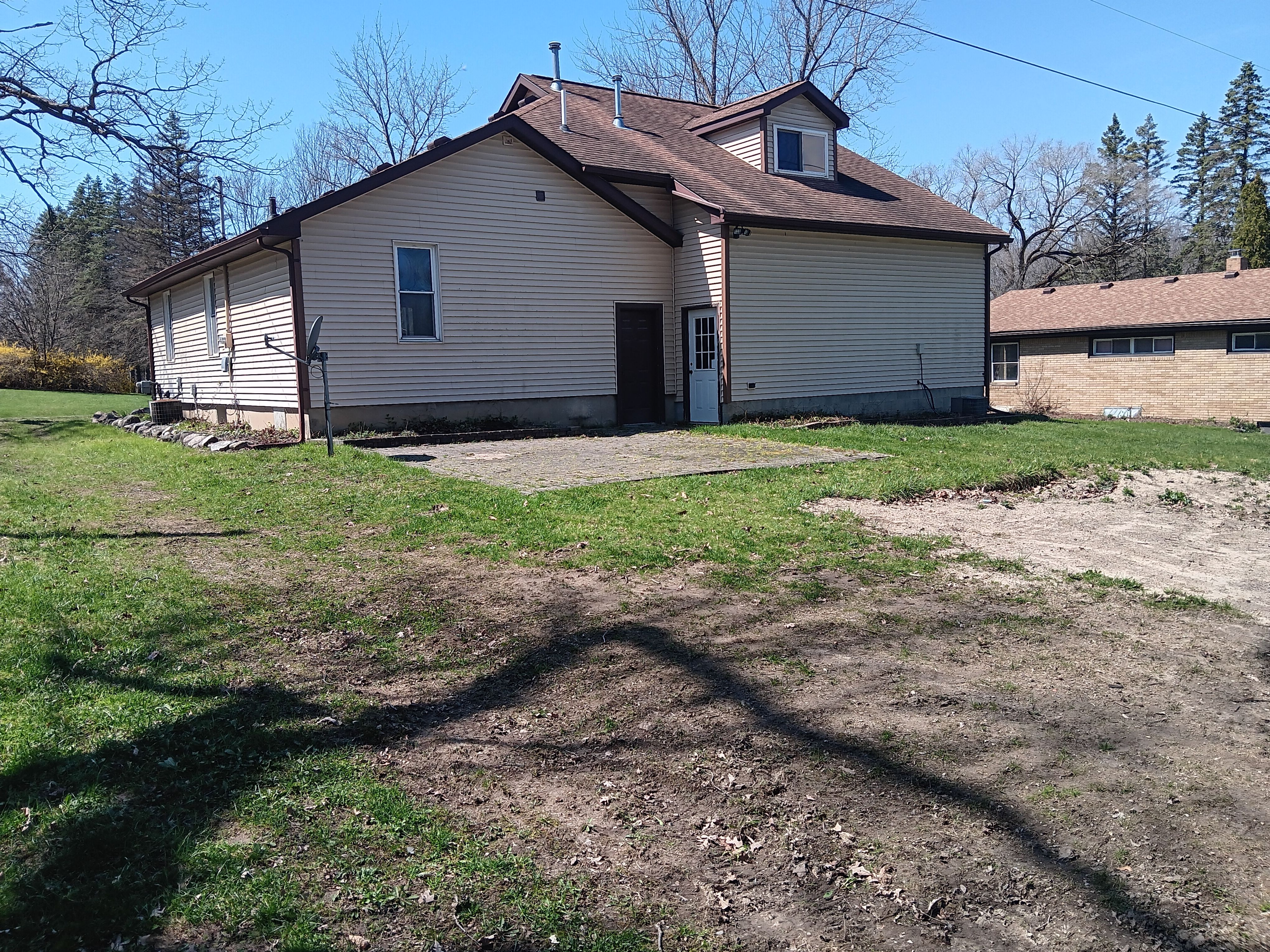 Photo 6 of 11 of 15133 EDDY LAKE Road house