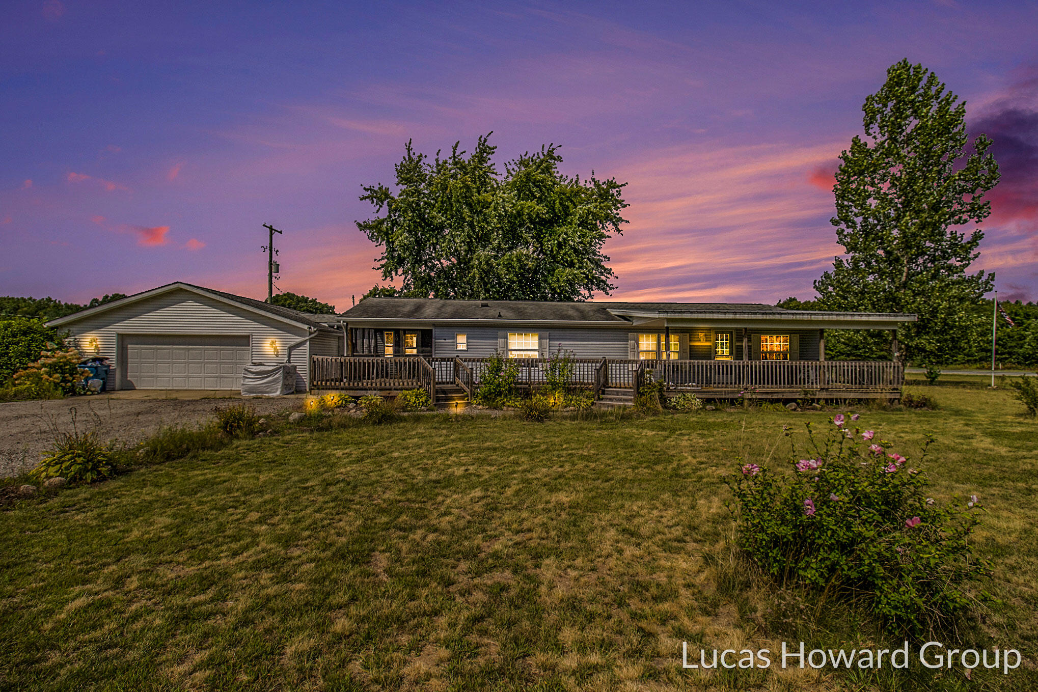 Photo 1 of 23 of 9475 Jones Road mobile home