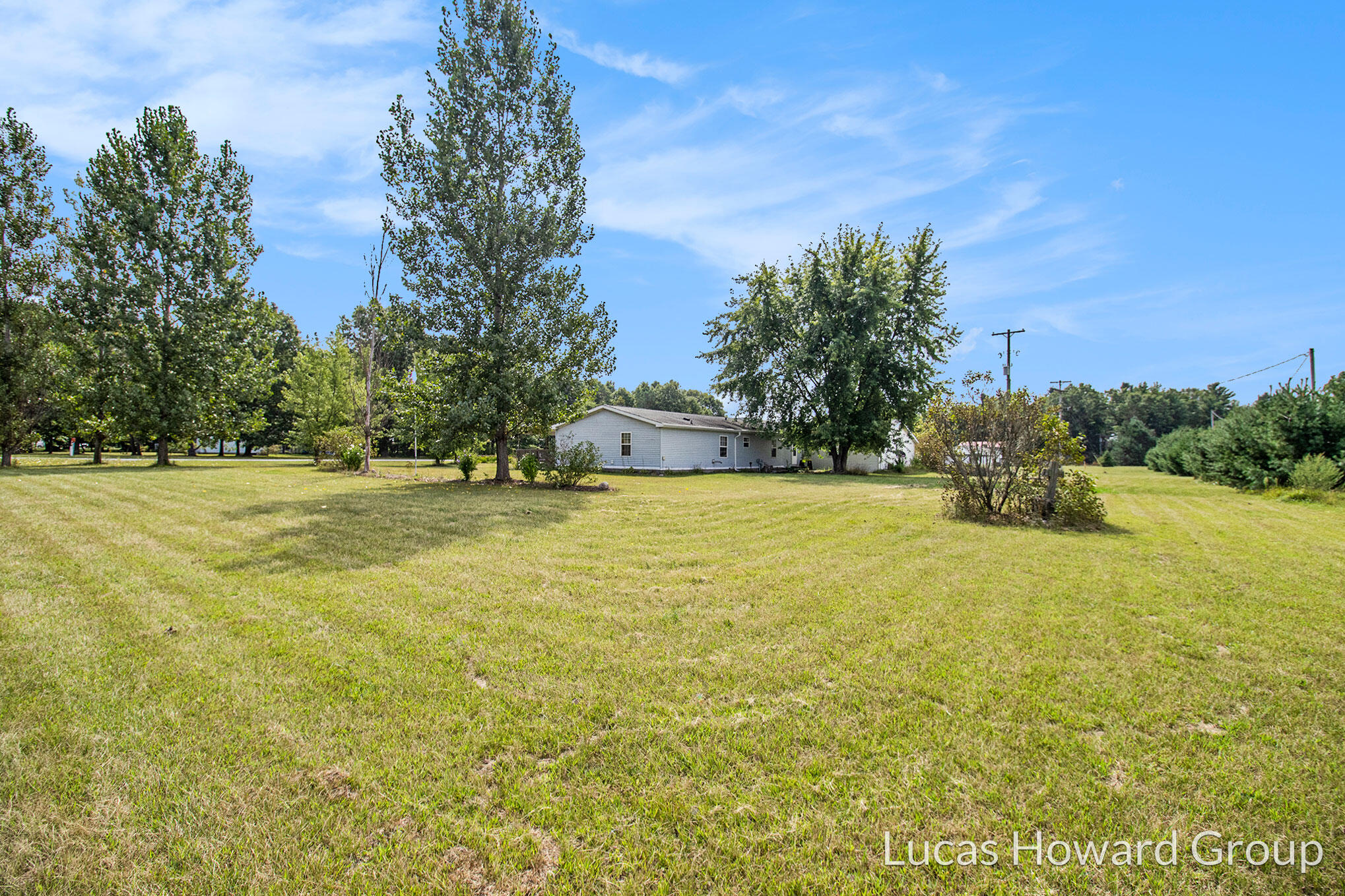 Photo 18 of 23 of 9475 Jones Road mobile home