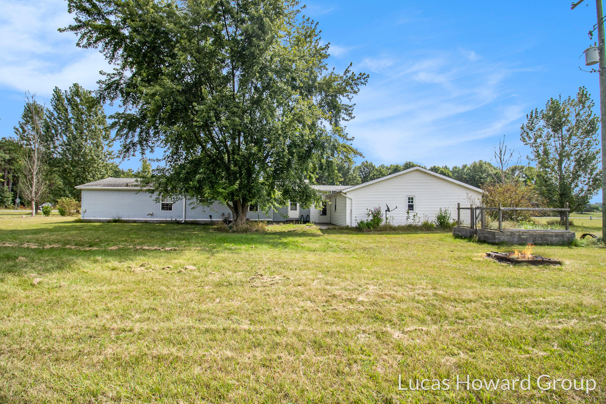 Photo 19 of 23 of 9475 Jones Road mobile home