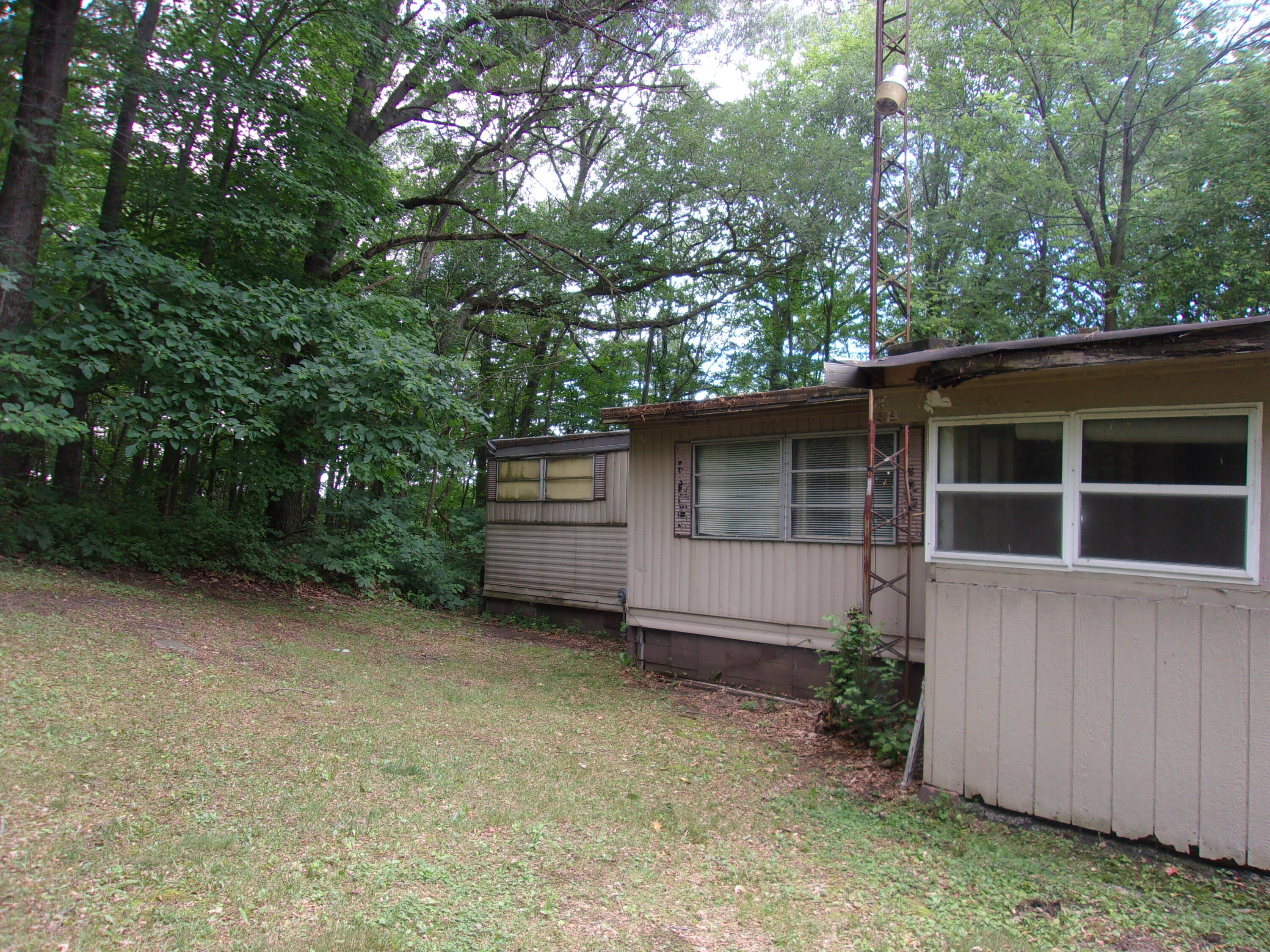 Photo 2 of 20 of 13500 S Jones Road mobile home