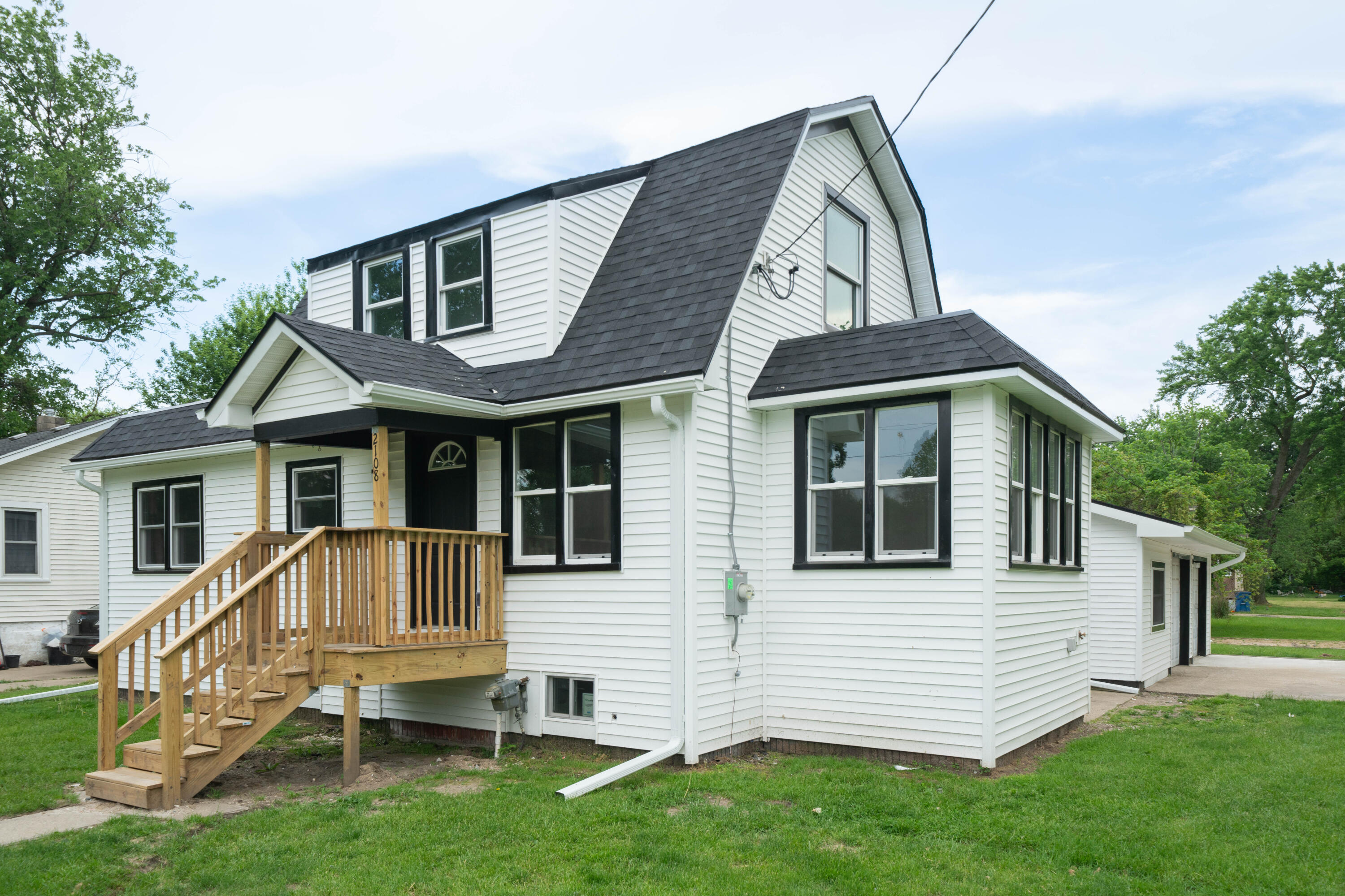 Photo 1 of 23 of 2108 Egleston Avenue house