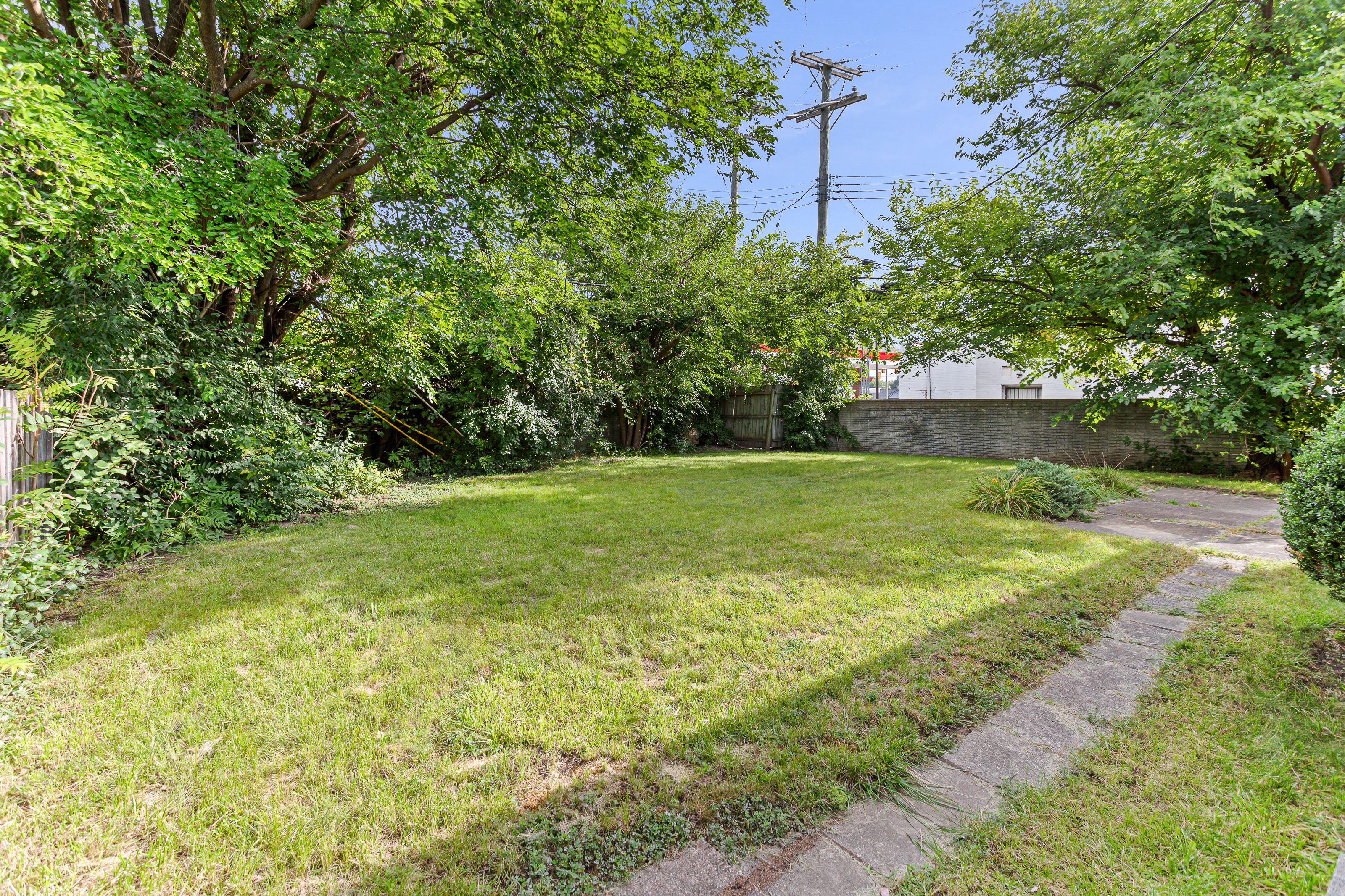 Photo 36 of 36 of 18130 ROSELAND Boulevard house