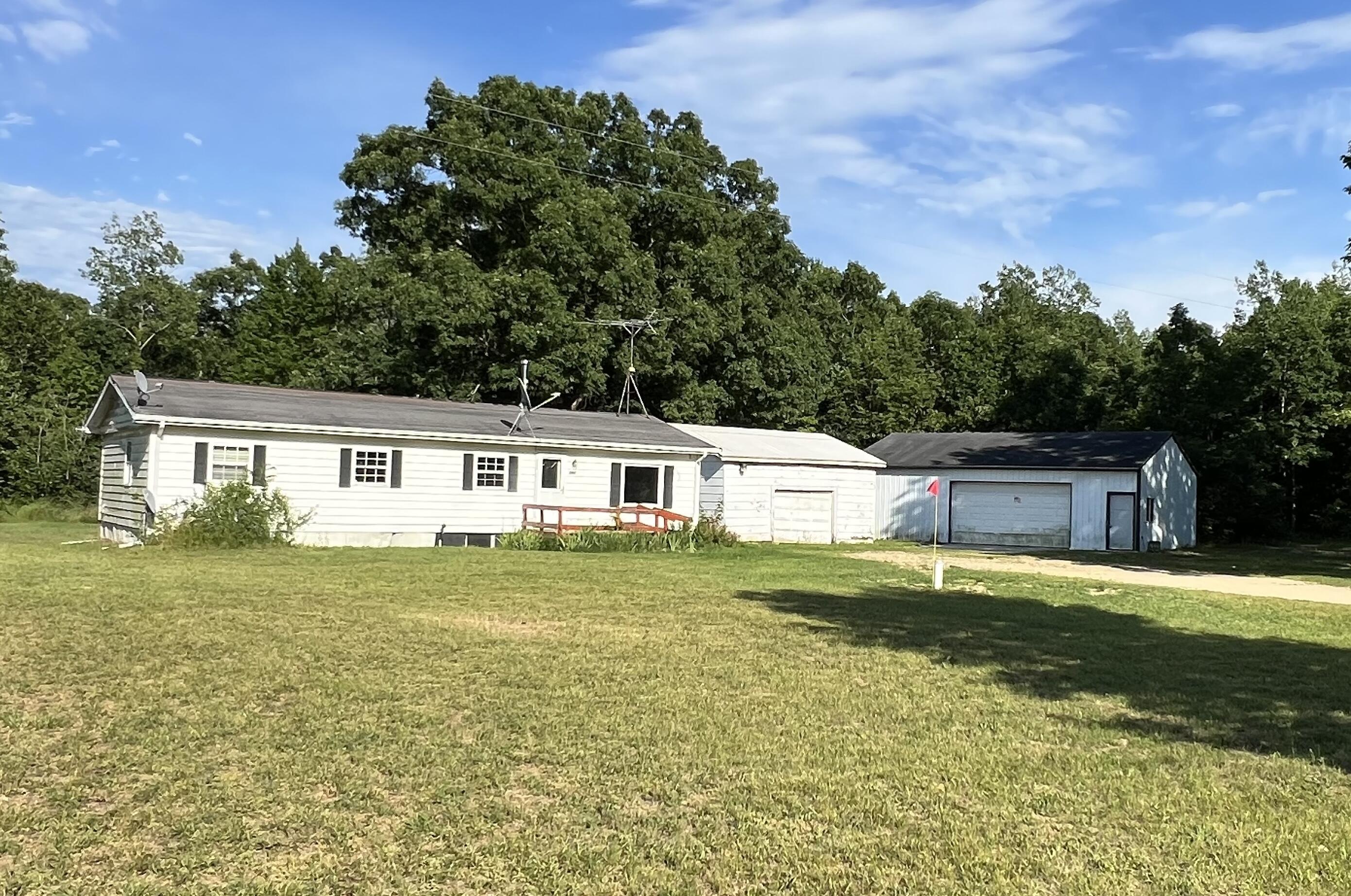 Photo 1 of 28 of 123 54th Street mobile home