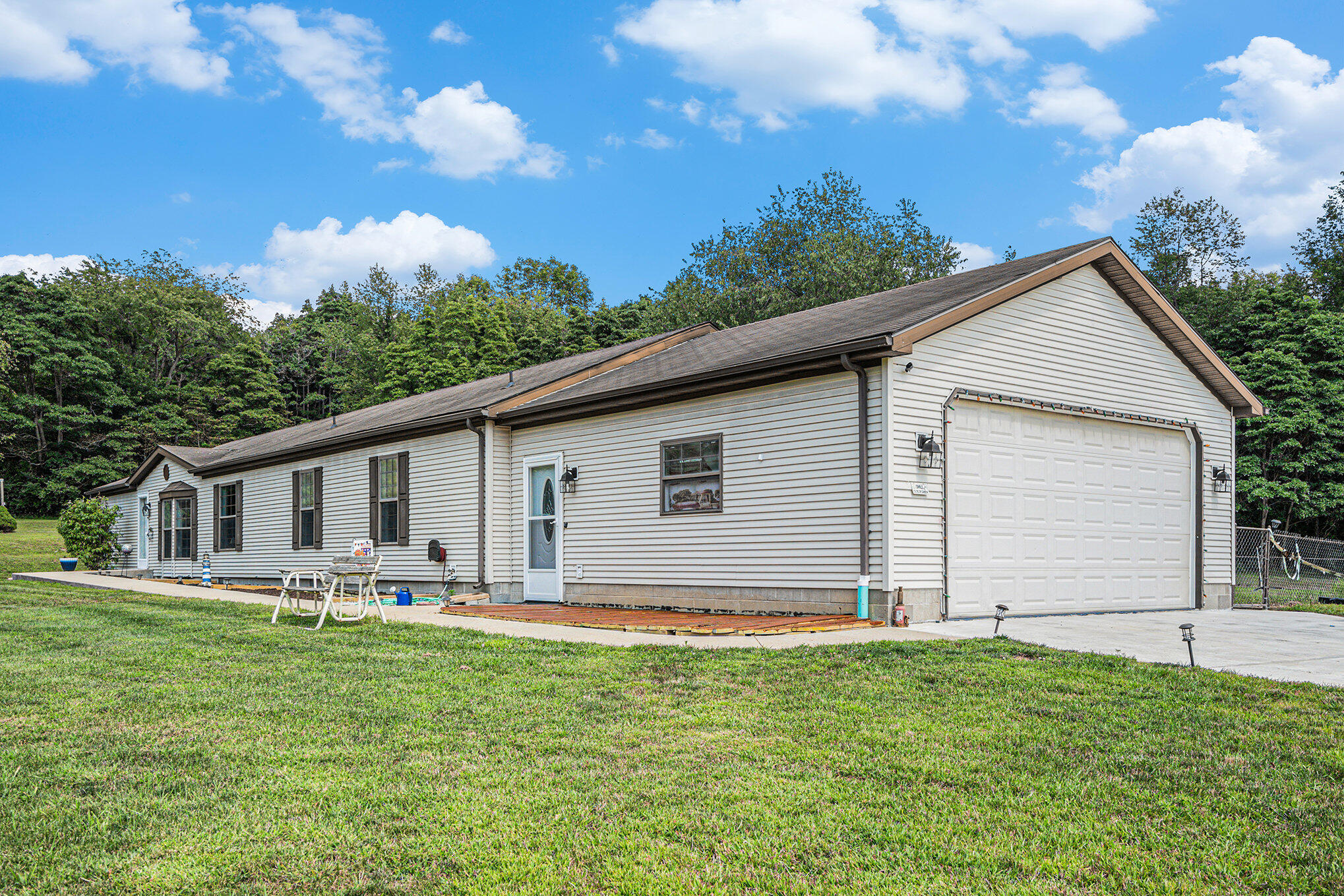 Photo 20 of 28 of 283 51st Street mobile home