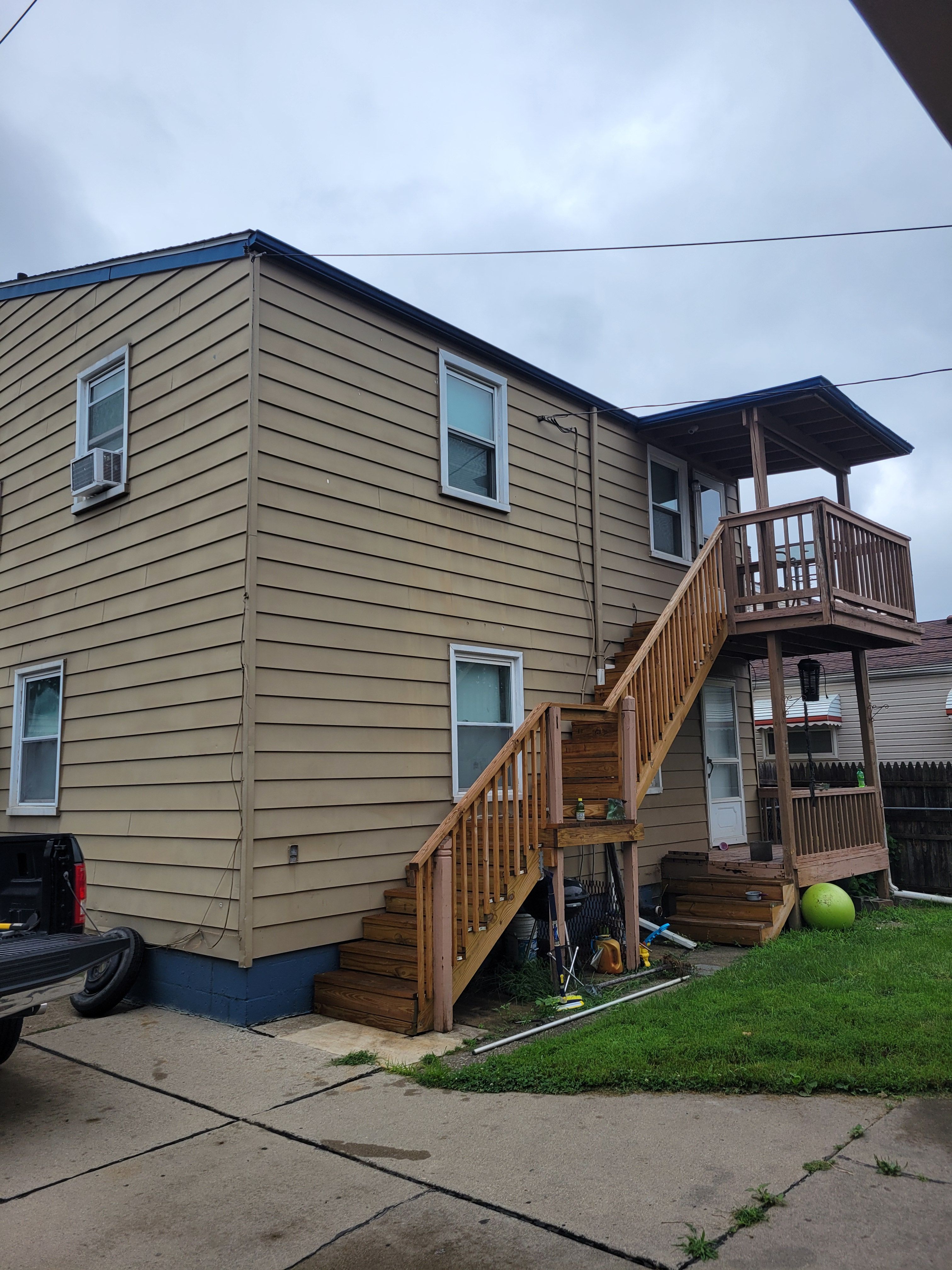 Photo 6 of 11 of 1303 MARION Avenue house