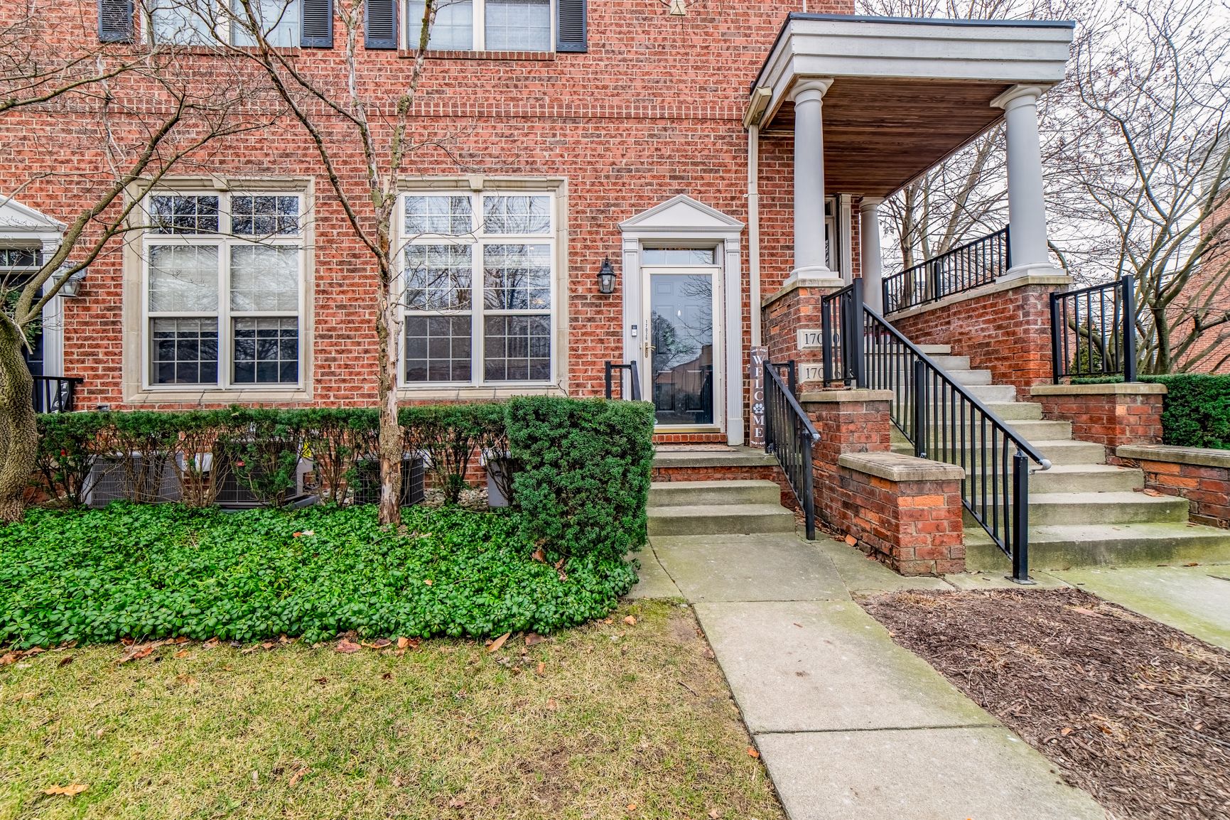 Photo 1 of 36 of 17026 FARMINGTON Road condo