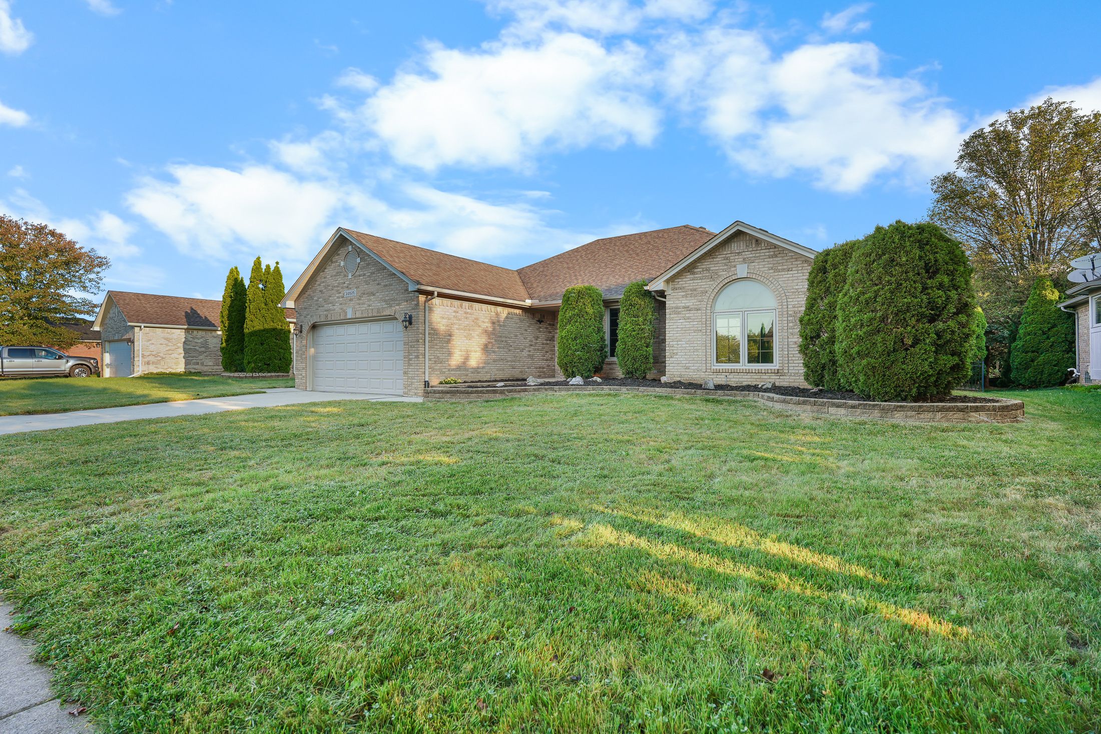 Photo 5 of 41 of 20525 BALMORAL Drive house