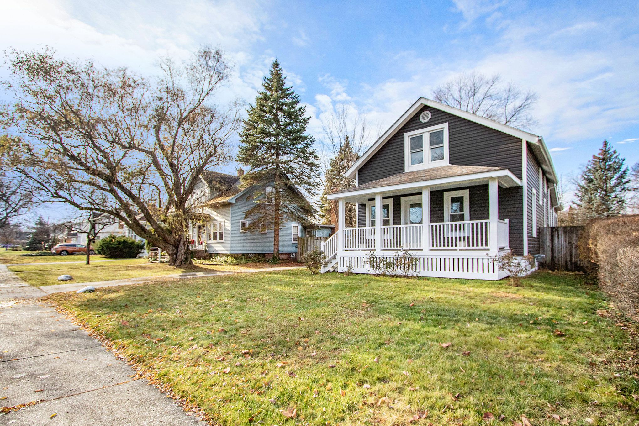 Photo 1 of 26 of 130 MOROSS Street house