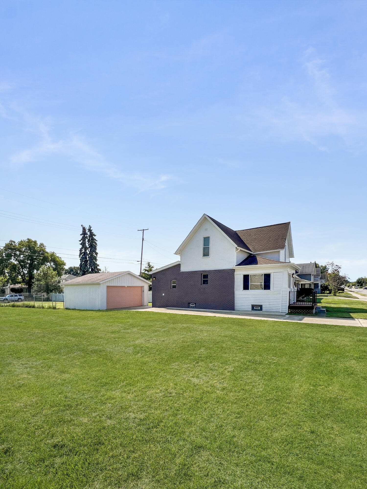 Photo 32 of 39 of 50 Northbound Gratiot Avenue house