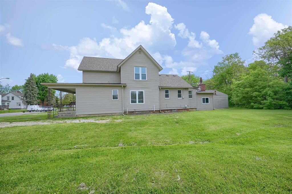 Photo 4 of 36 of 282 Northbound Gratiot Avenue house