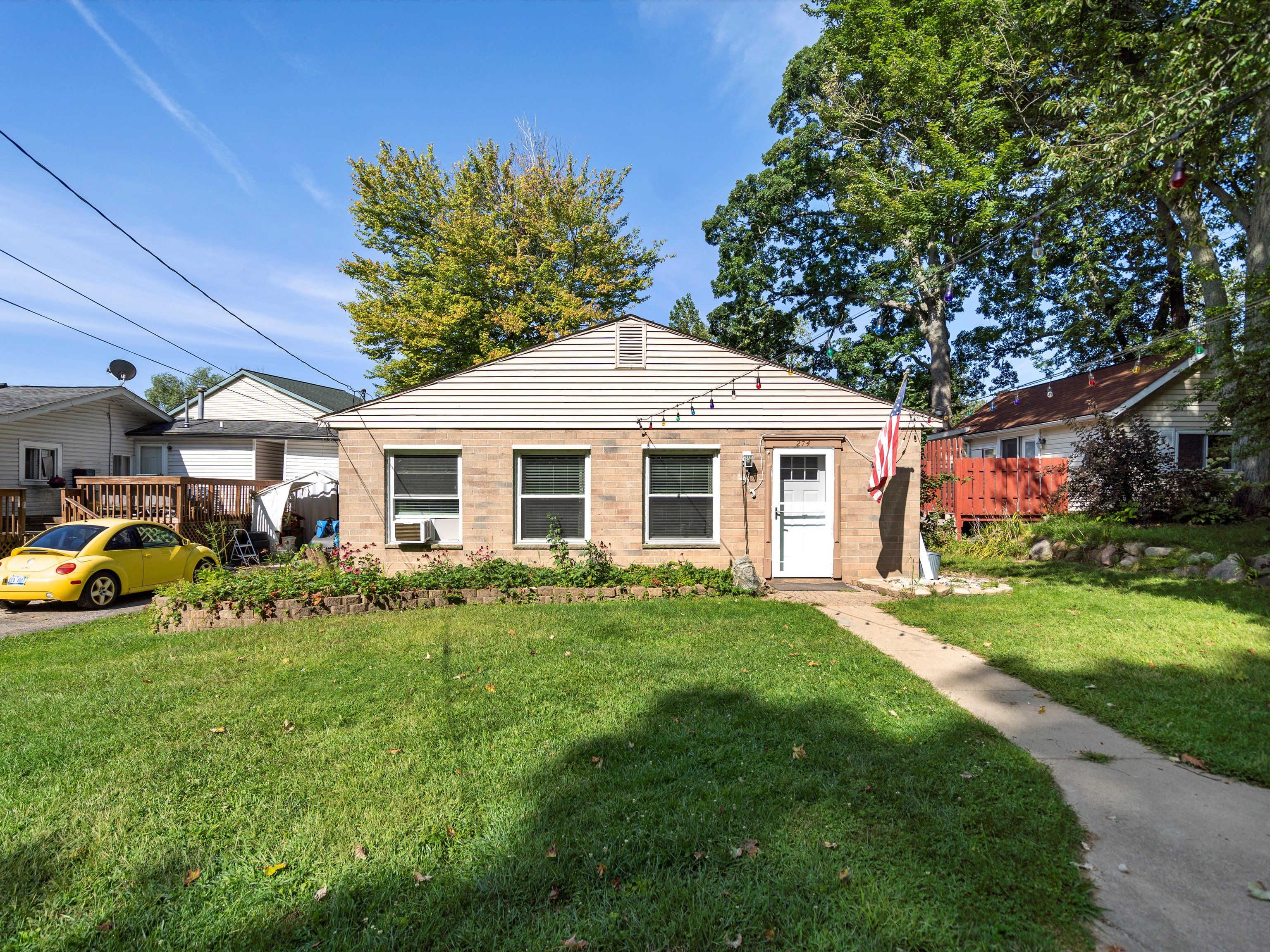 Photo 1 of 31 of 274 PINE Drive house