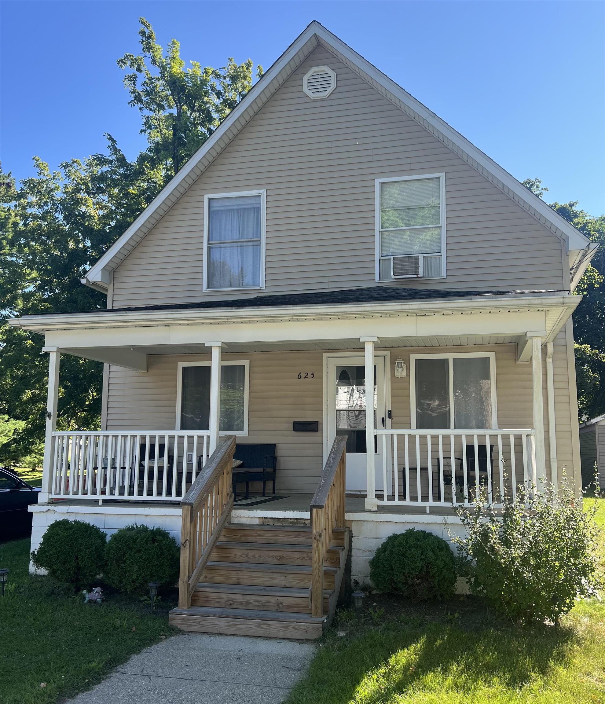 Photo 1 of 20 of 625 Division Streets house