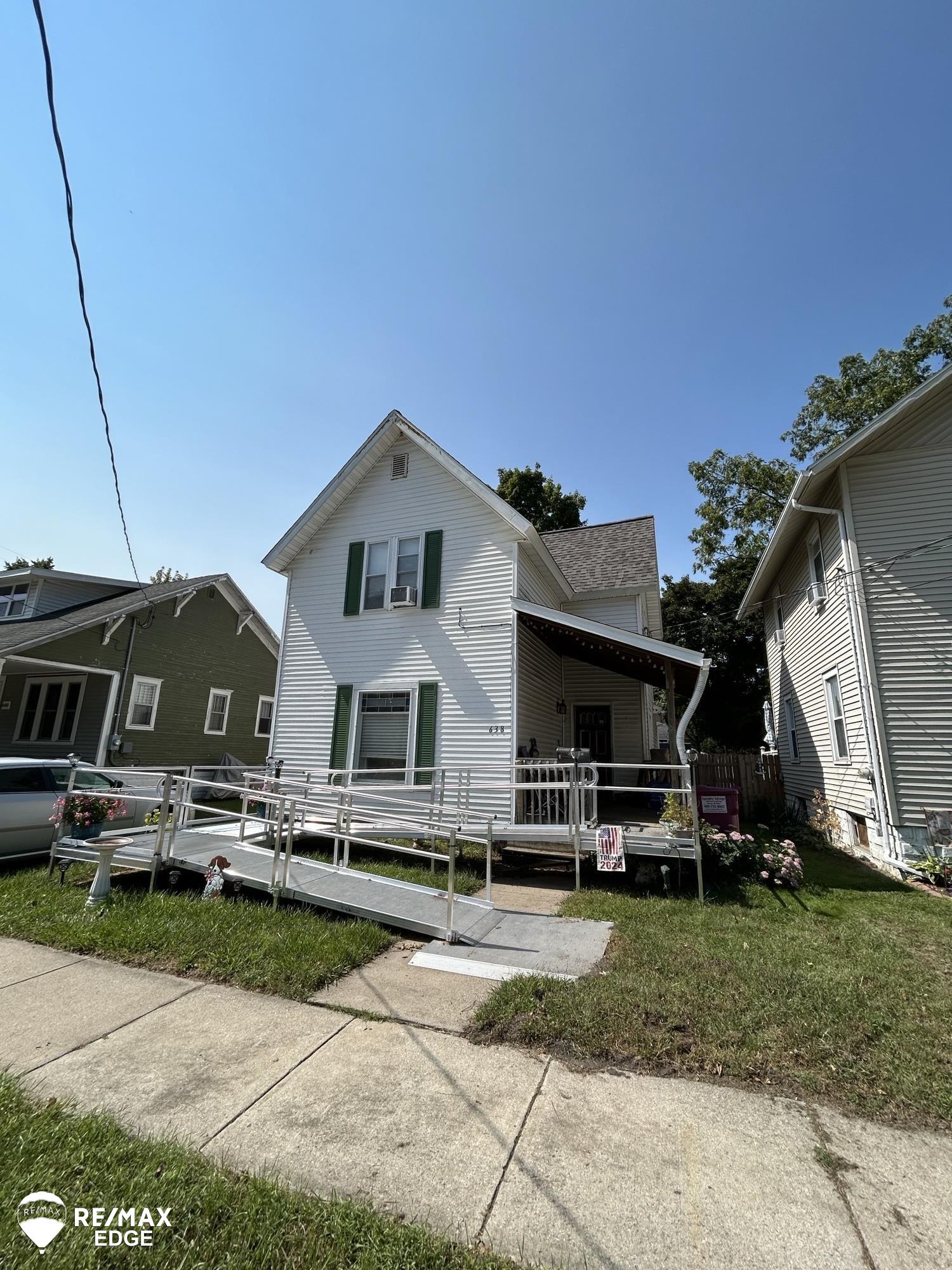 Photo 1 of 19 of 638 Woodlawn Avenue house