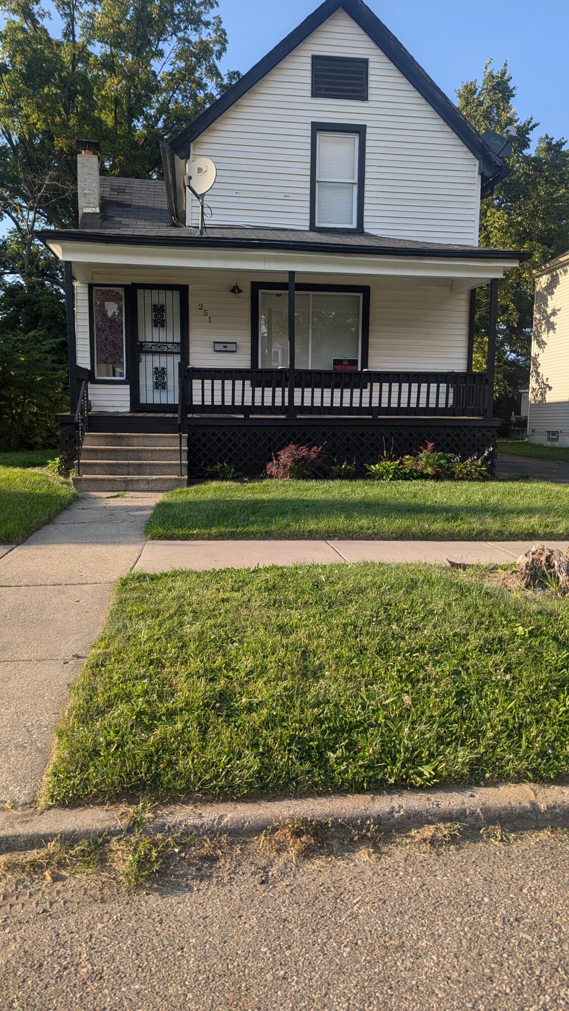 Photo 1 of 26 of 251 E Judson Street house