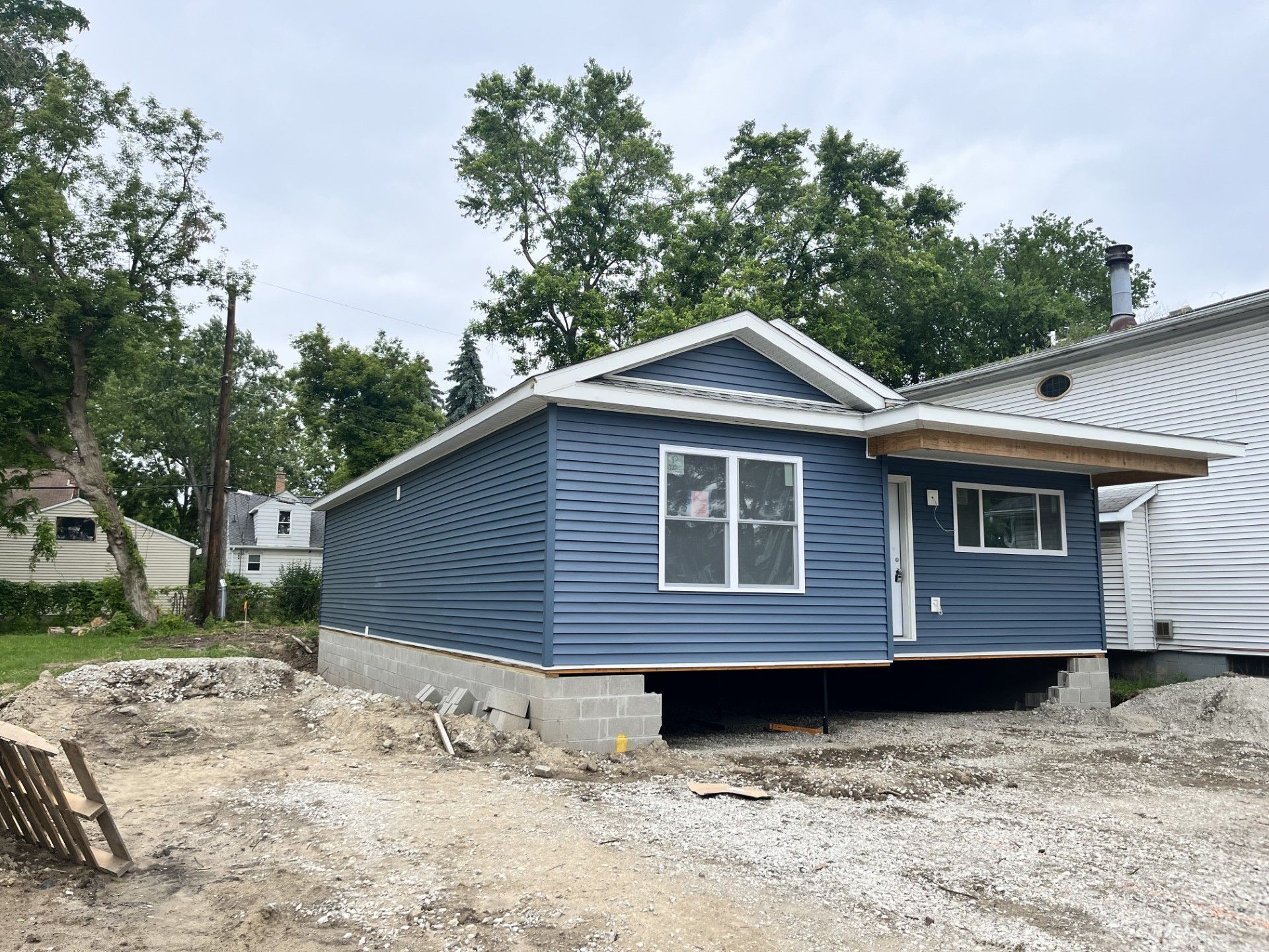 Photo 2 of 13 of 965 Emerson Avenue house