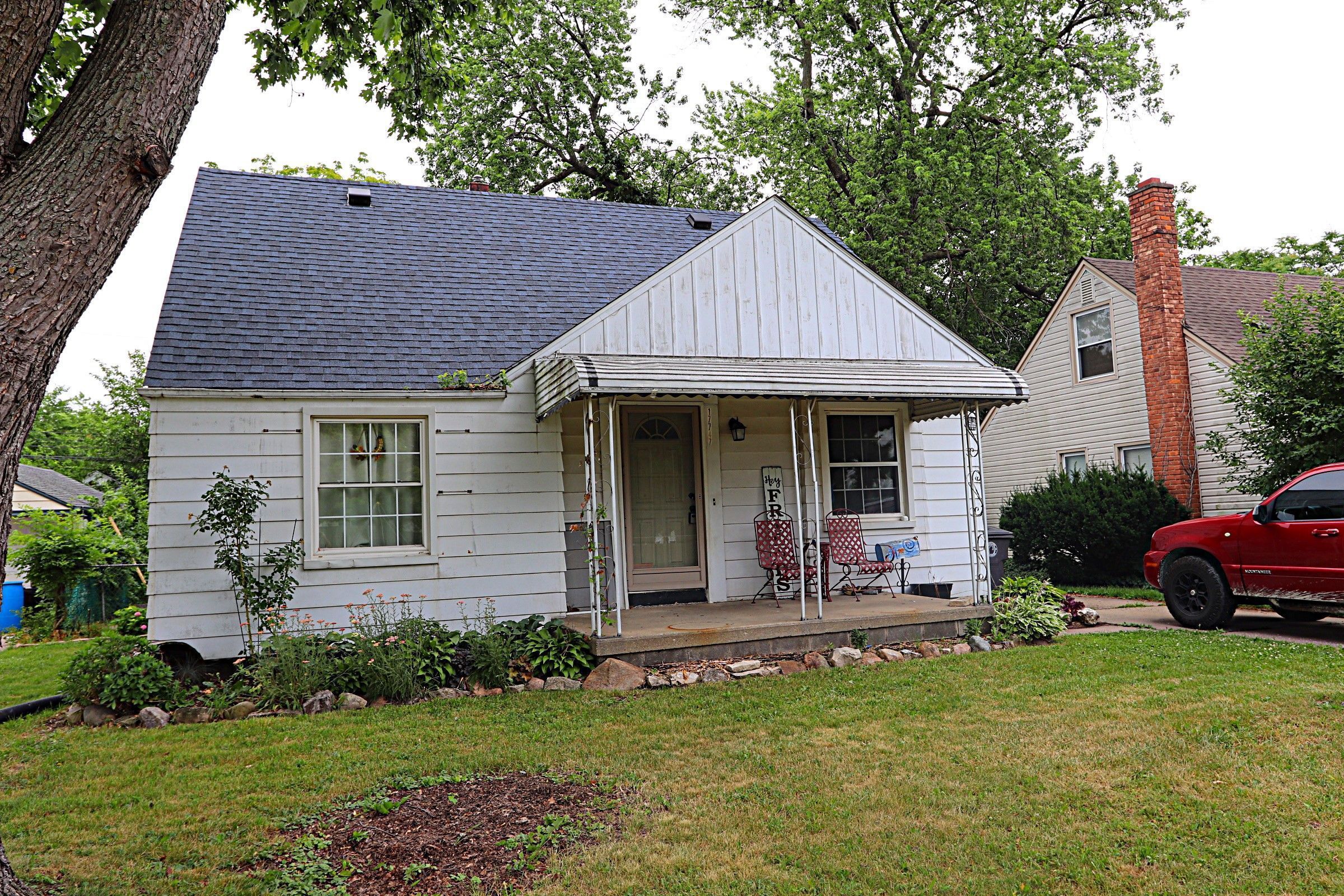 Photo 1 of 29 of 17747 QUARRY Street house