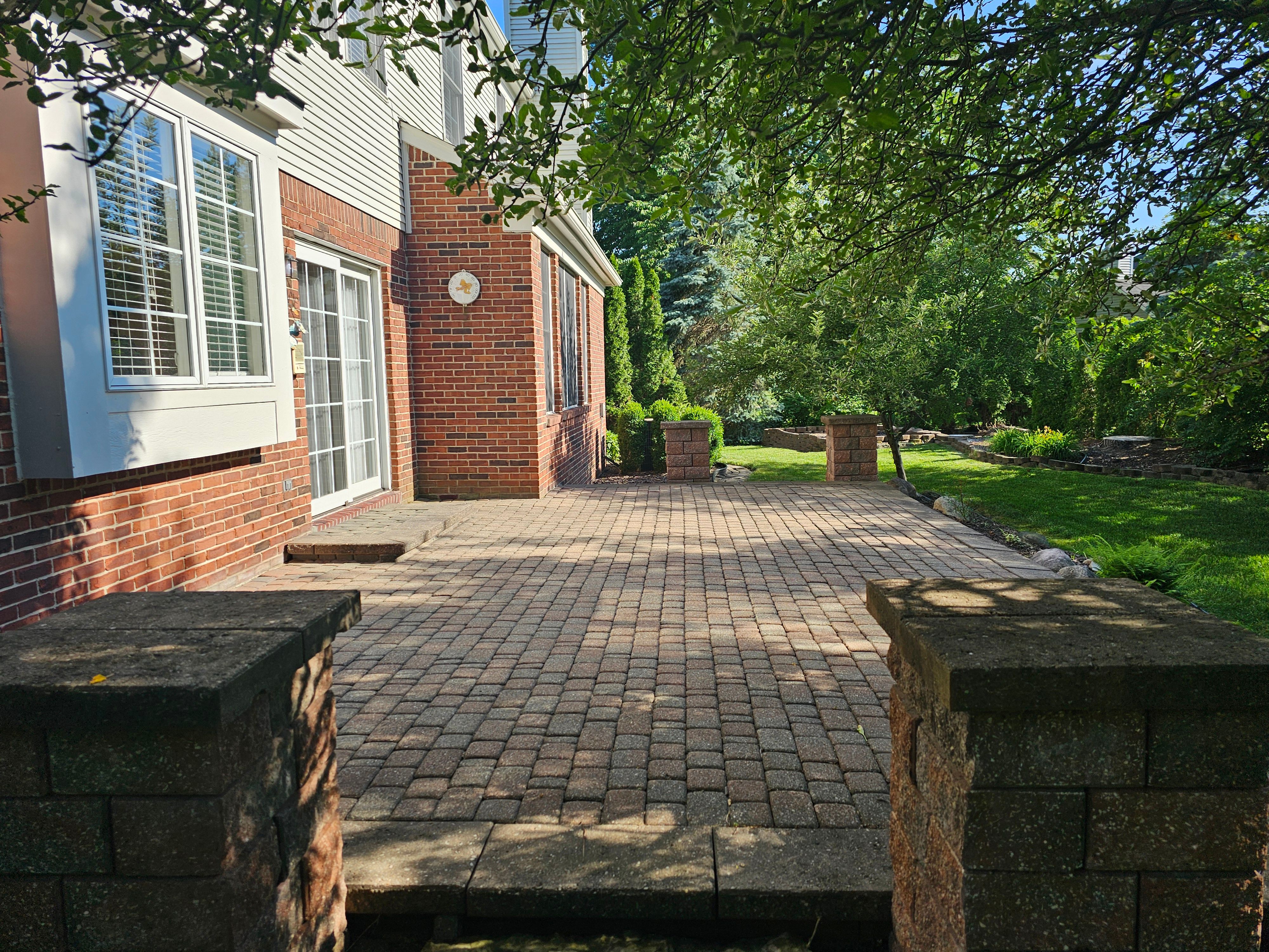 Photo 5 of 44 of 1748 BEDLINGTON Court house