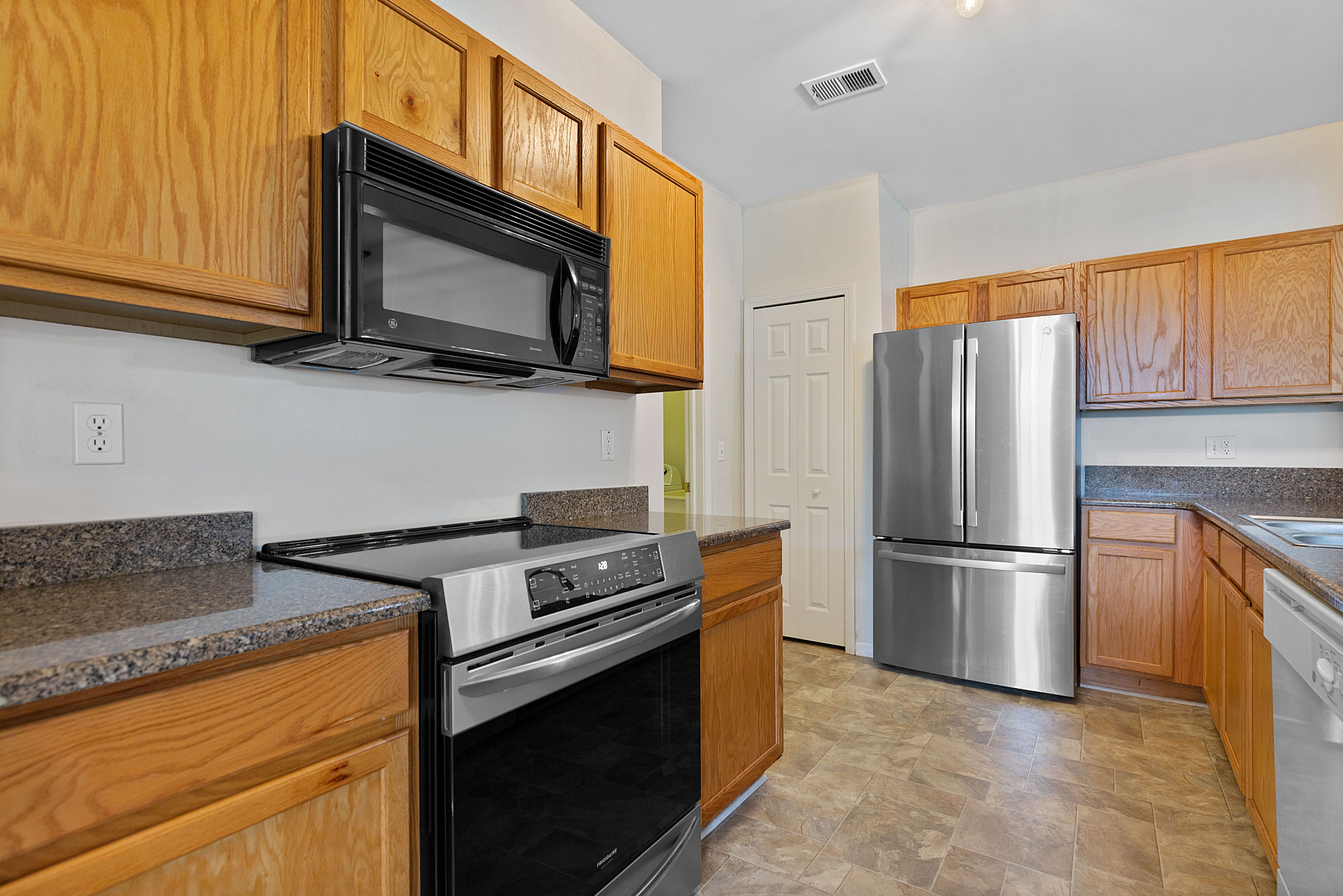 Photo 11 of 31 of 1924 FLAGSTONE Circle condo