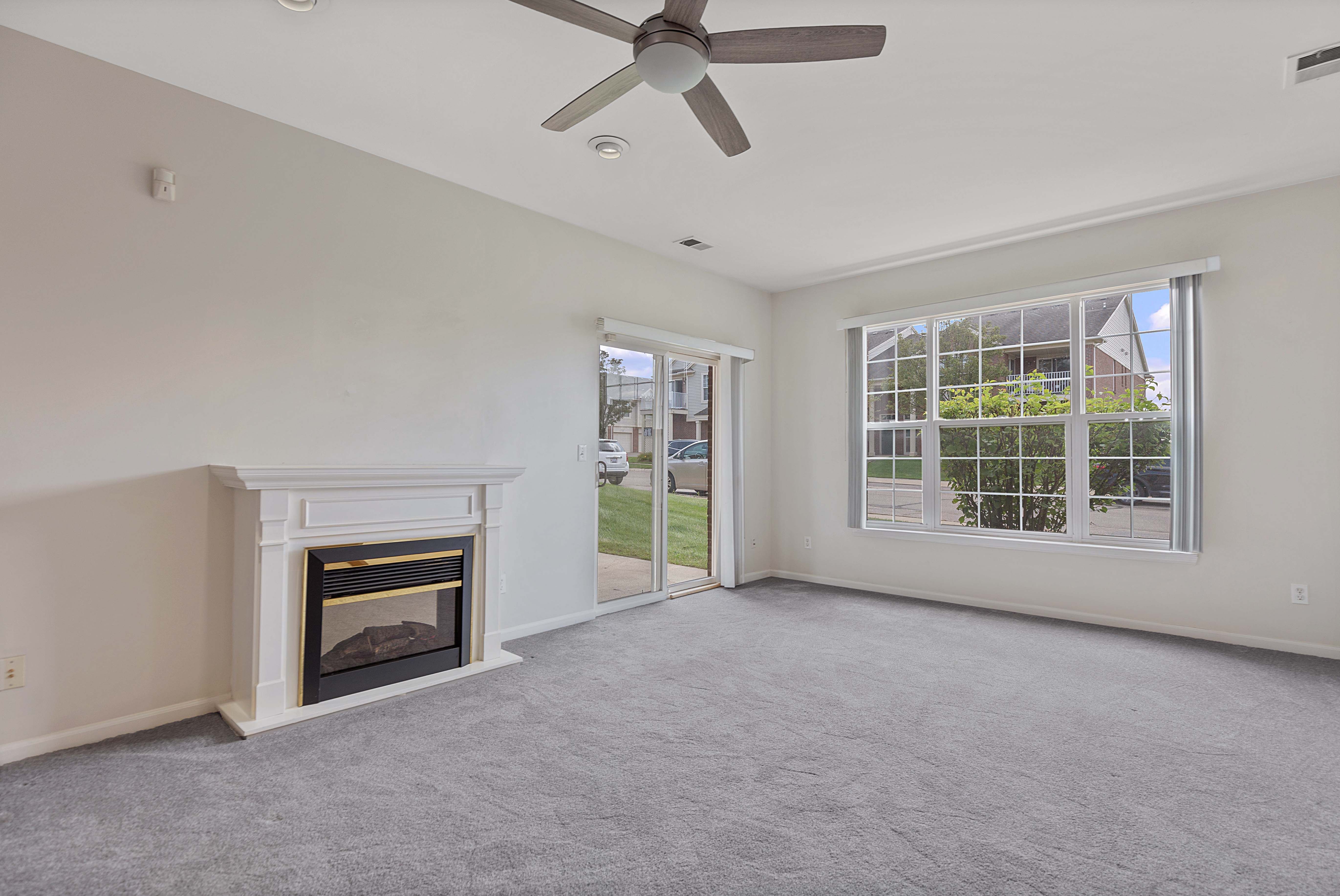 Photo 5 of 31 of 1924 FLAGSTONE Circle condo