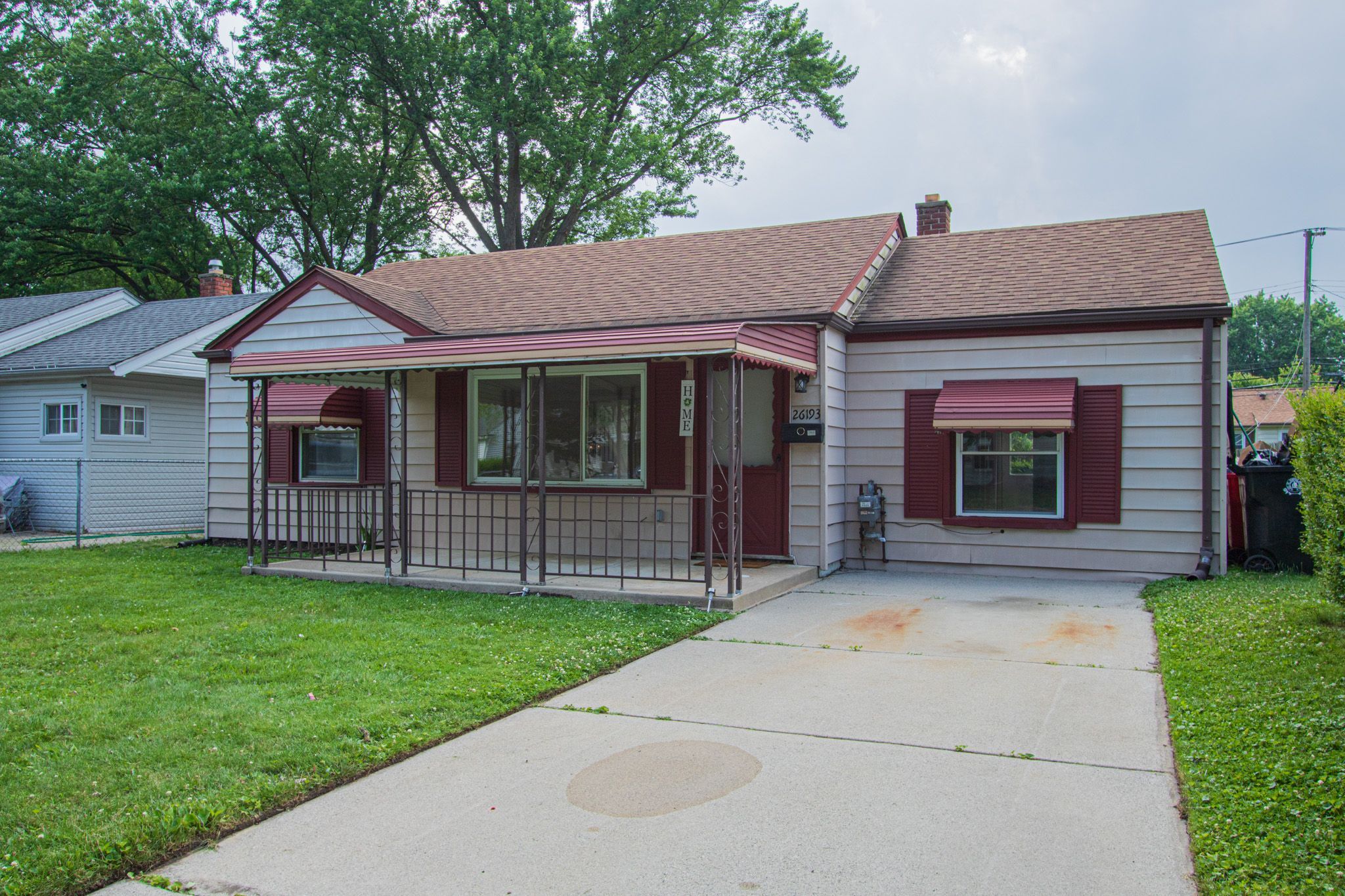 Photo 2 of 25 of 26193 NAGEL Street house