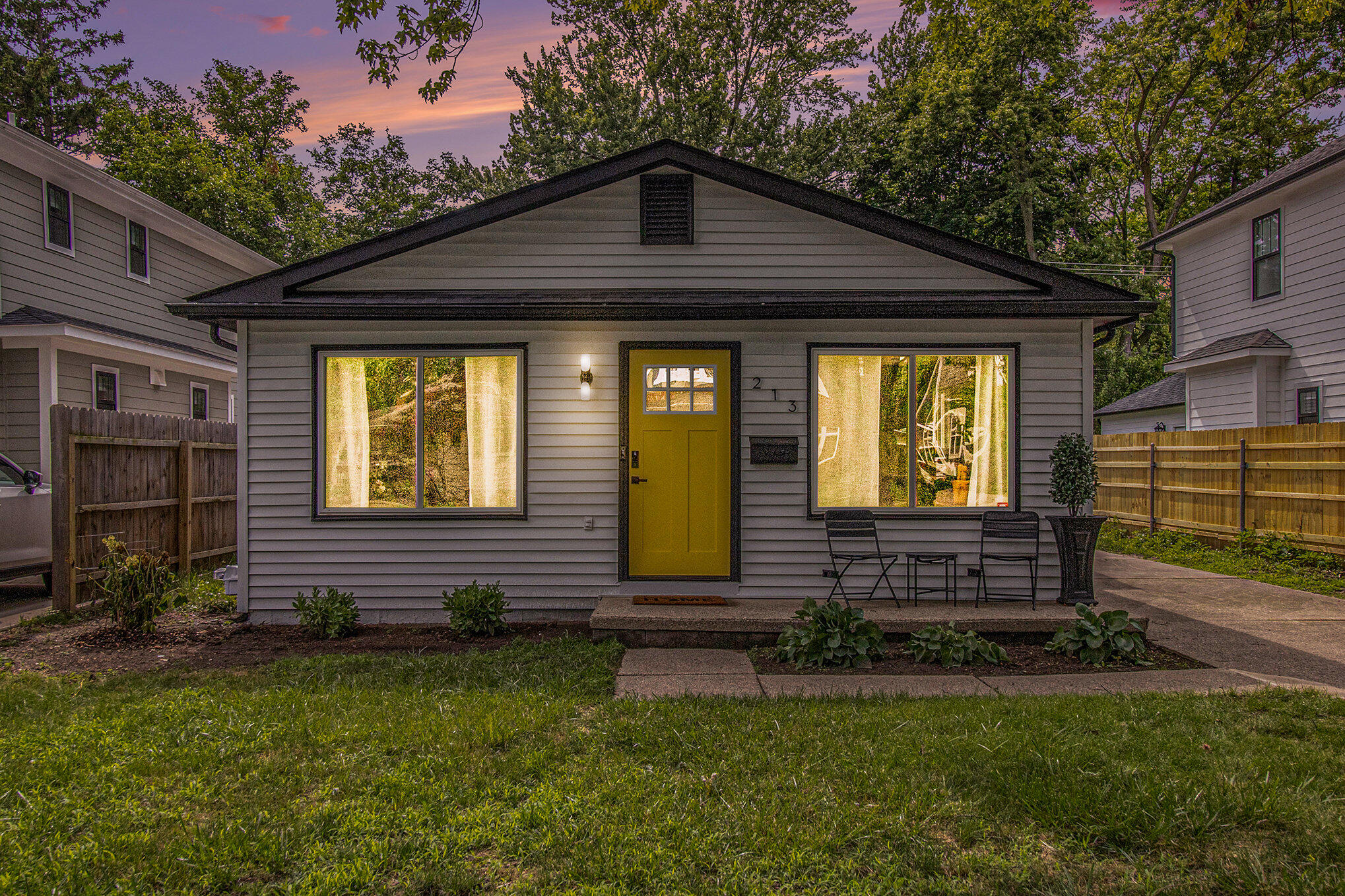 Photo 2 of 29 of 213 N Gainsborough Avenue house