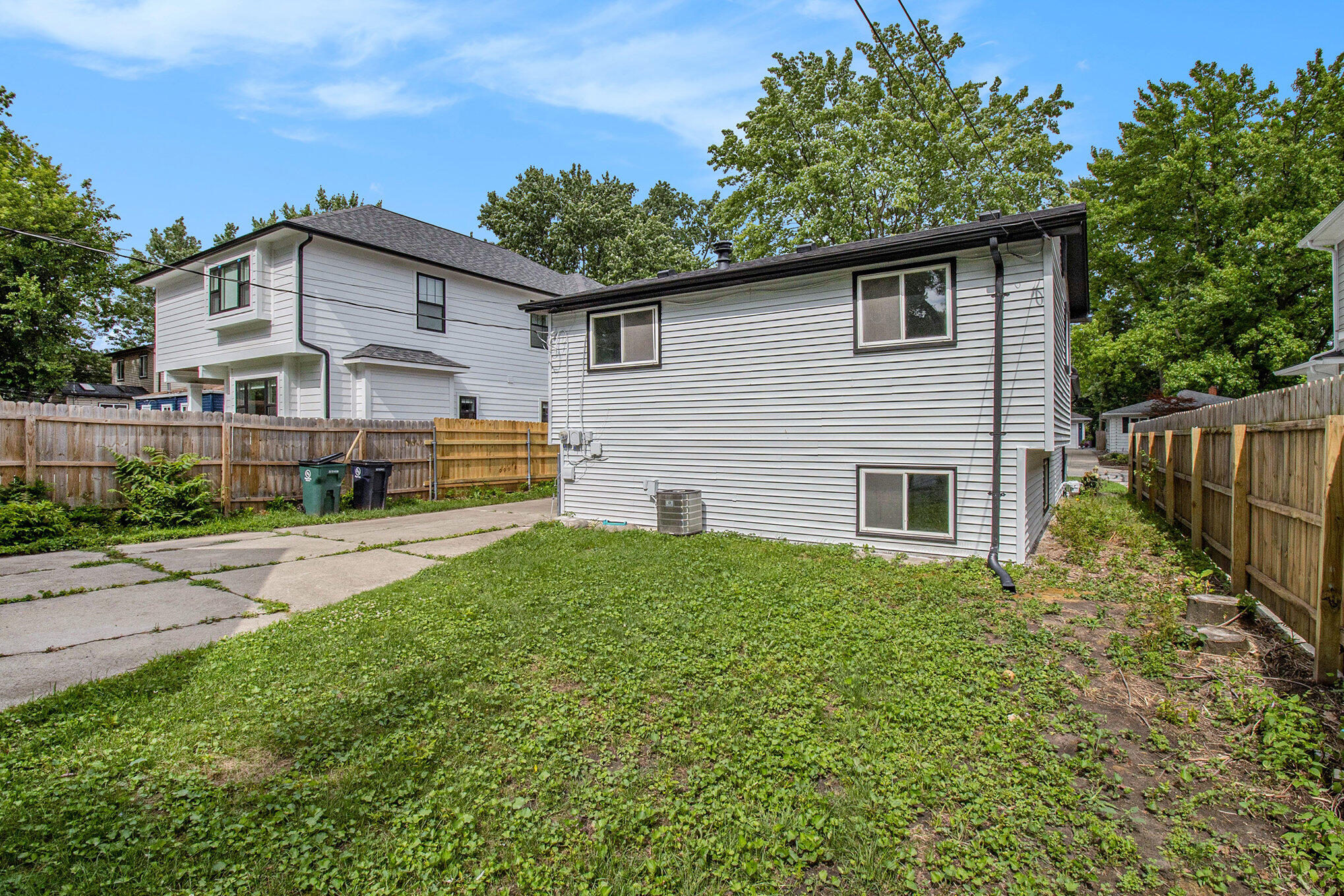 Photo 5 of 29 of 213 N Gainsborough Avenue house