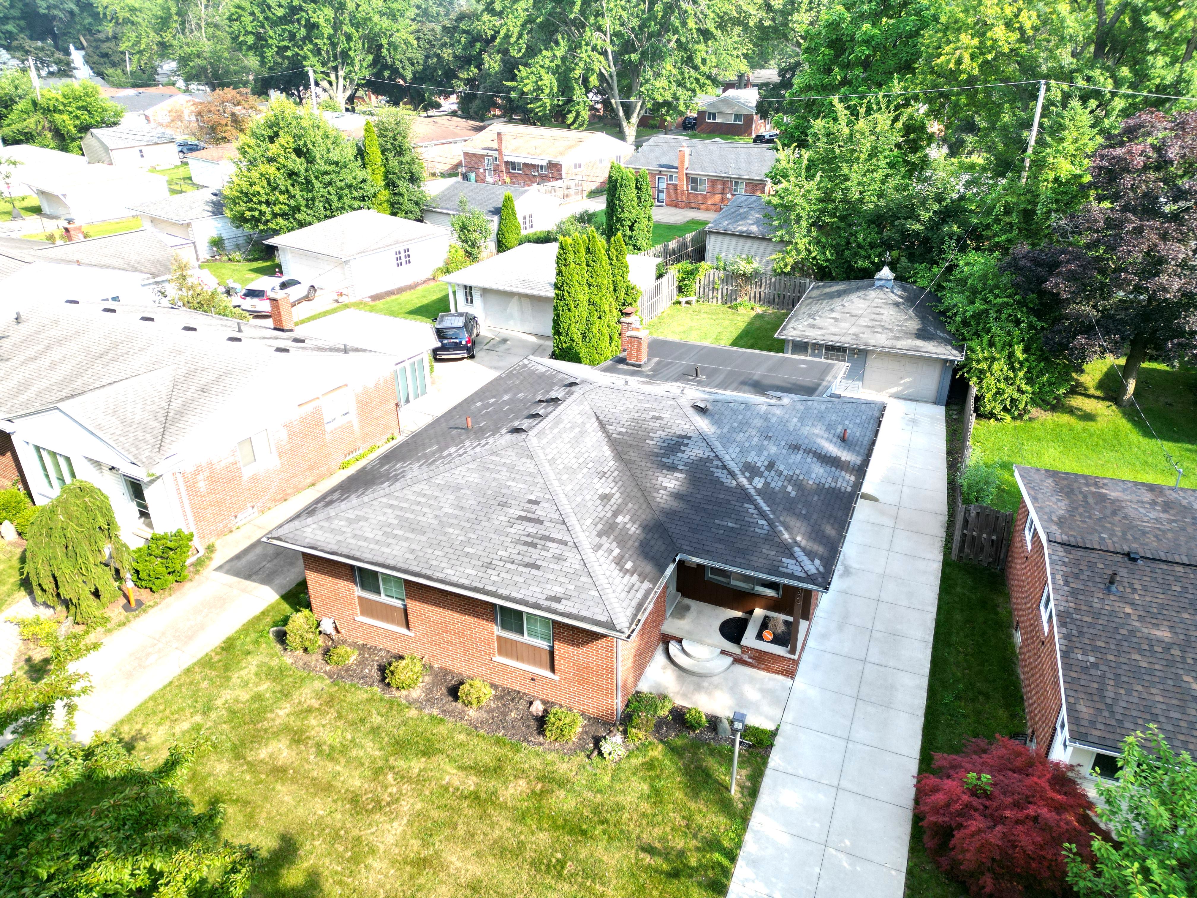 Photo 2 of 41 of 324 W LA SALLE Avenue house