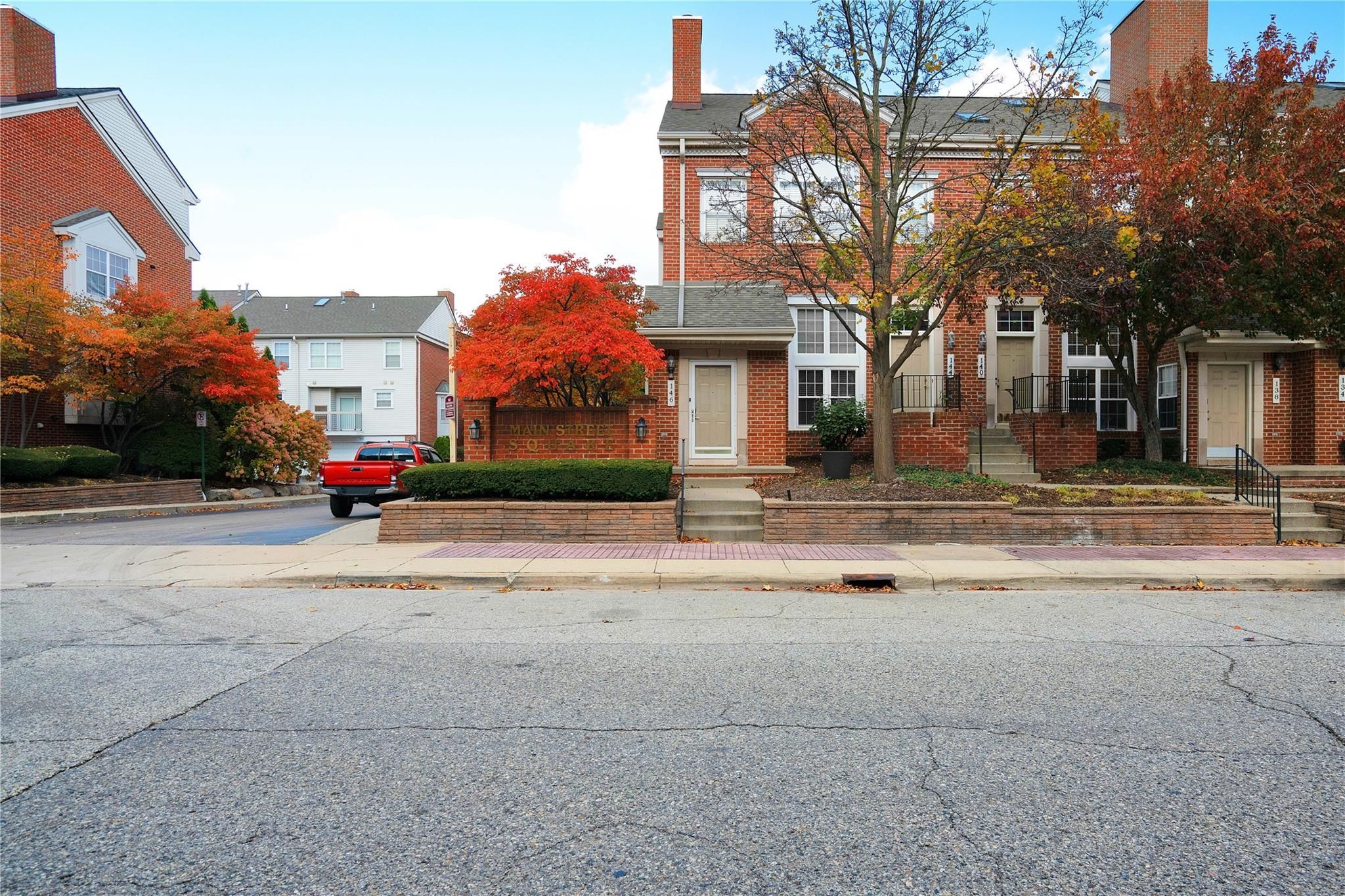 Photo 1 of 24 of 146 Allenhurst Avenue condo