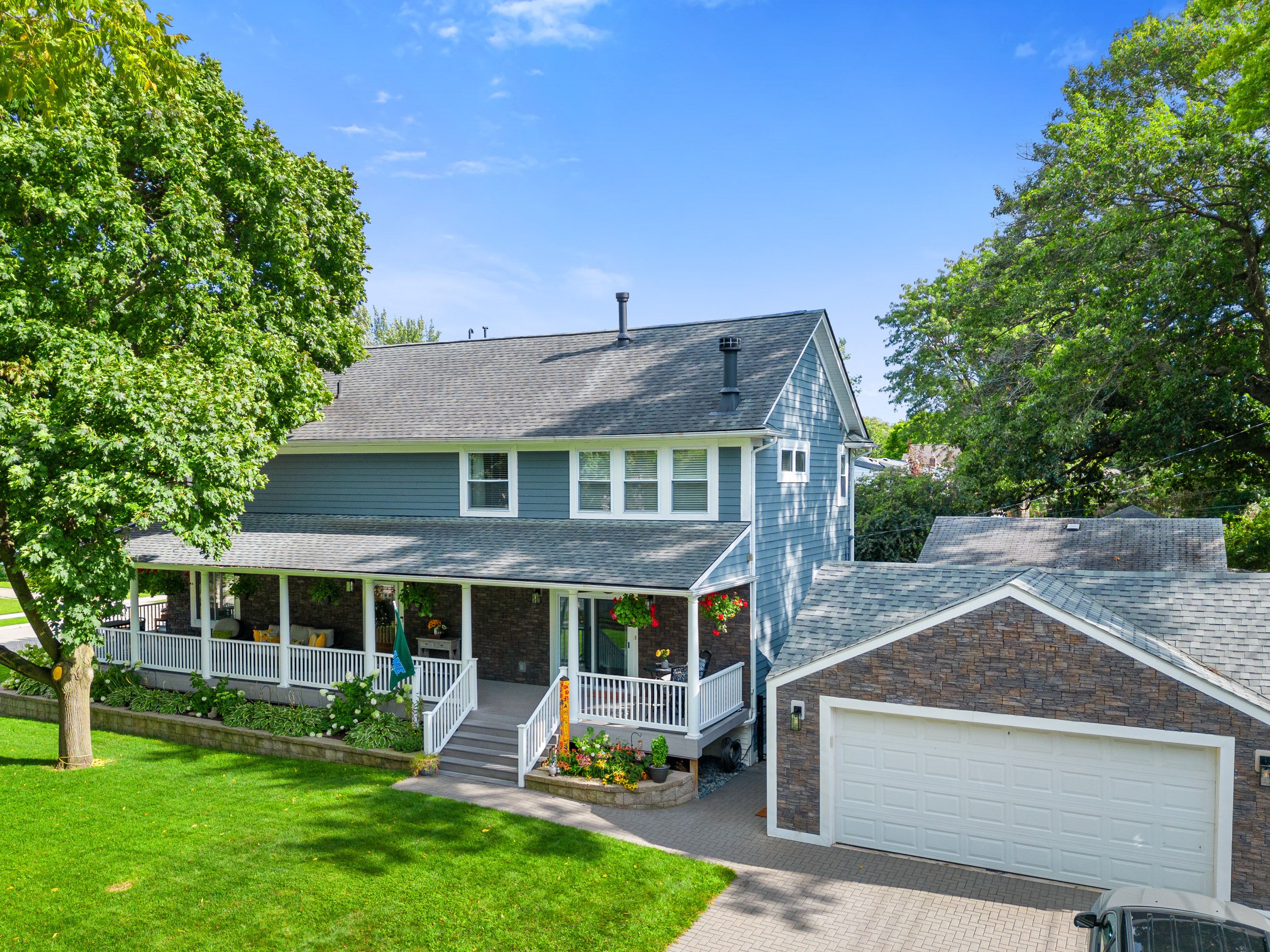 Photo 2 of 53 of 1006 MOHAWK Avenue house