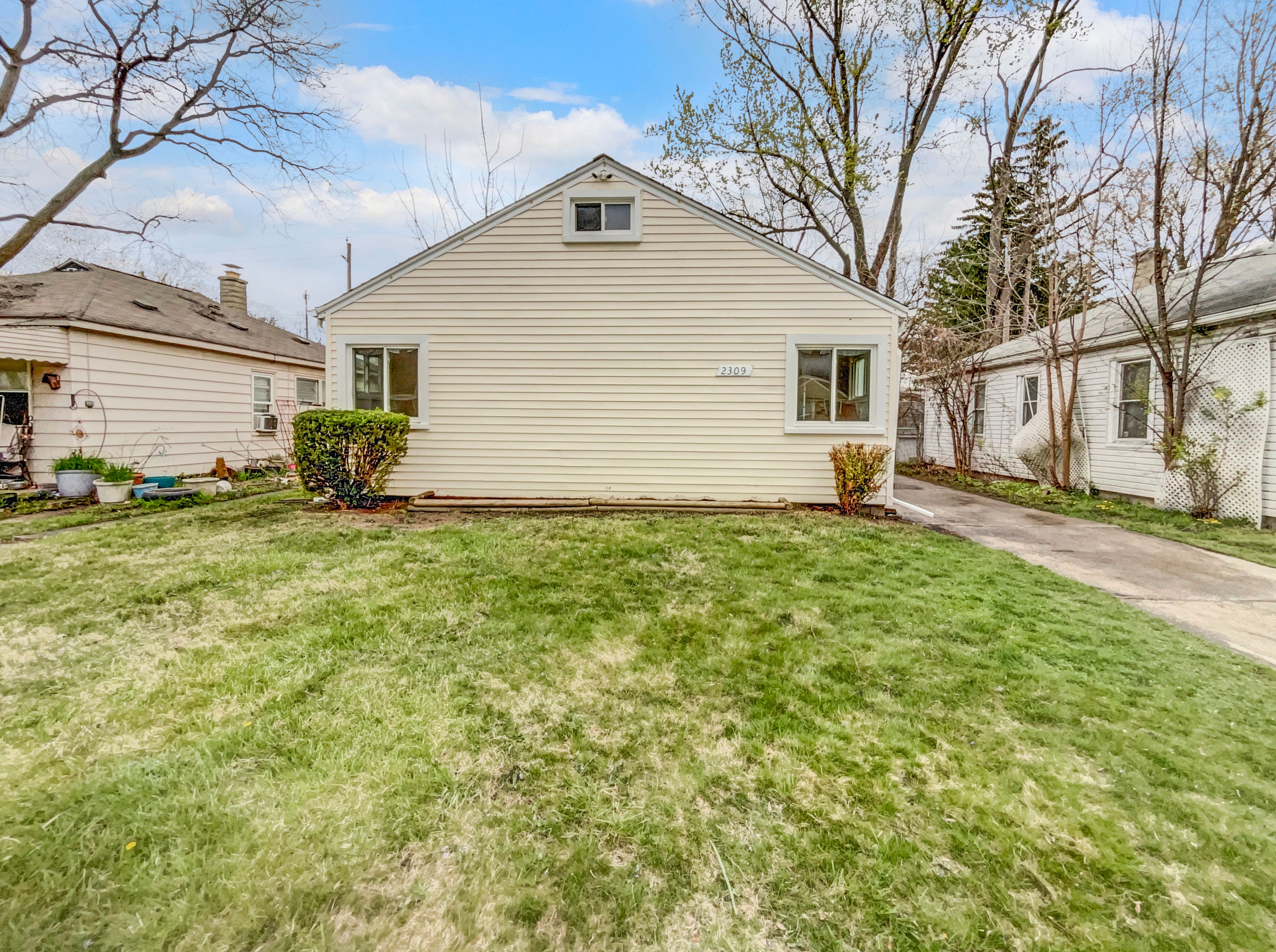 Photo 1 of 17 of 2309 DALLAS Avenue house