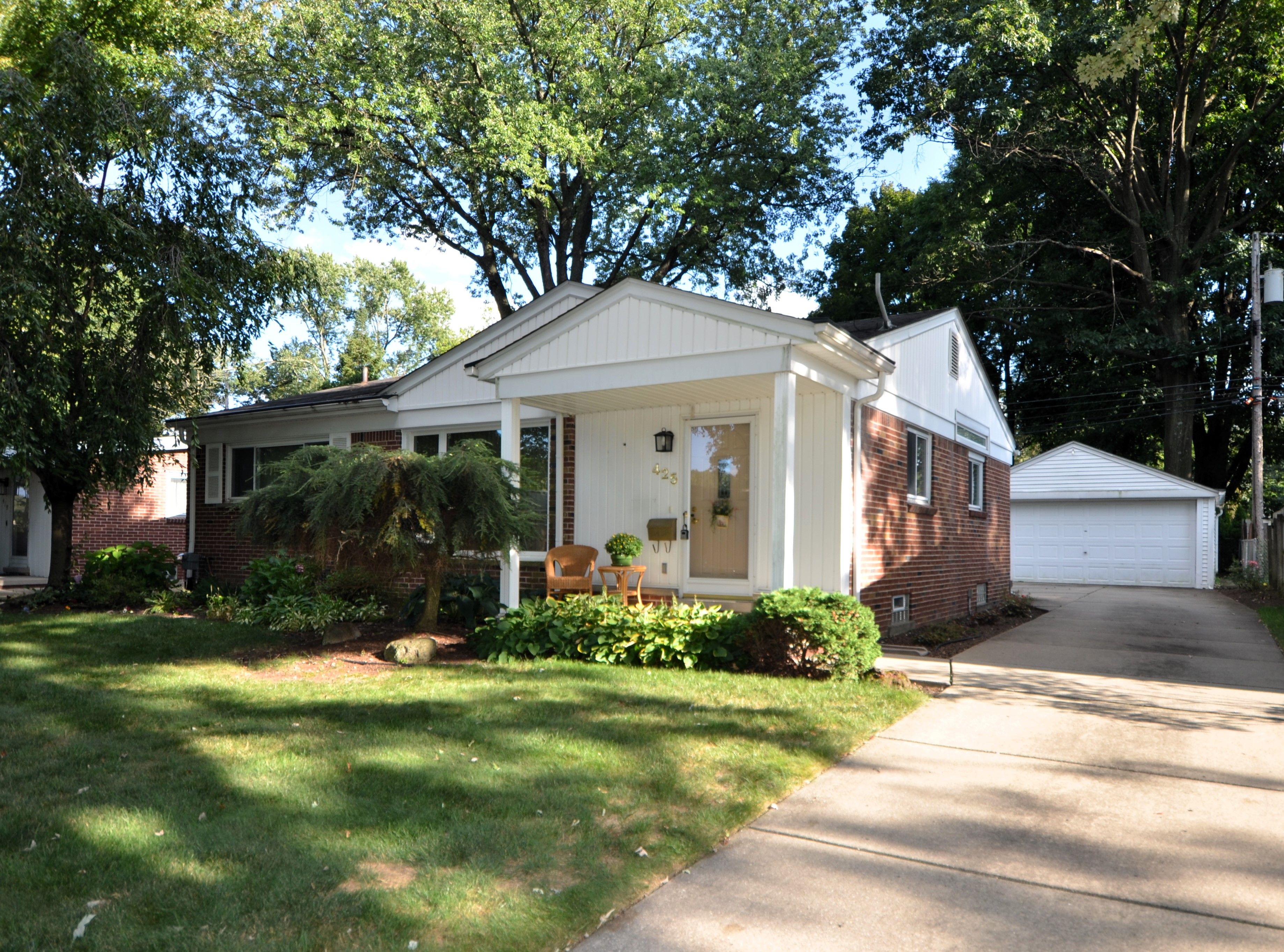 Photo 2 of 8 of 425 W LA SALLE Avenue house