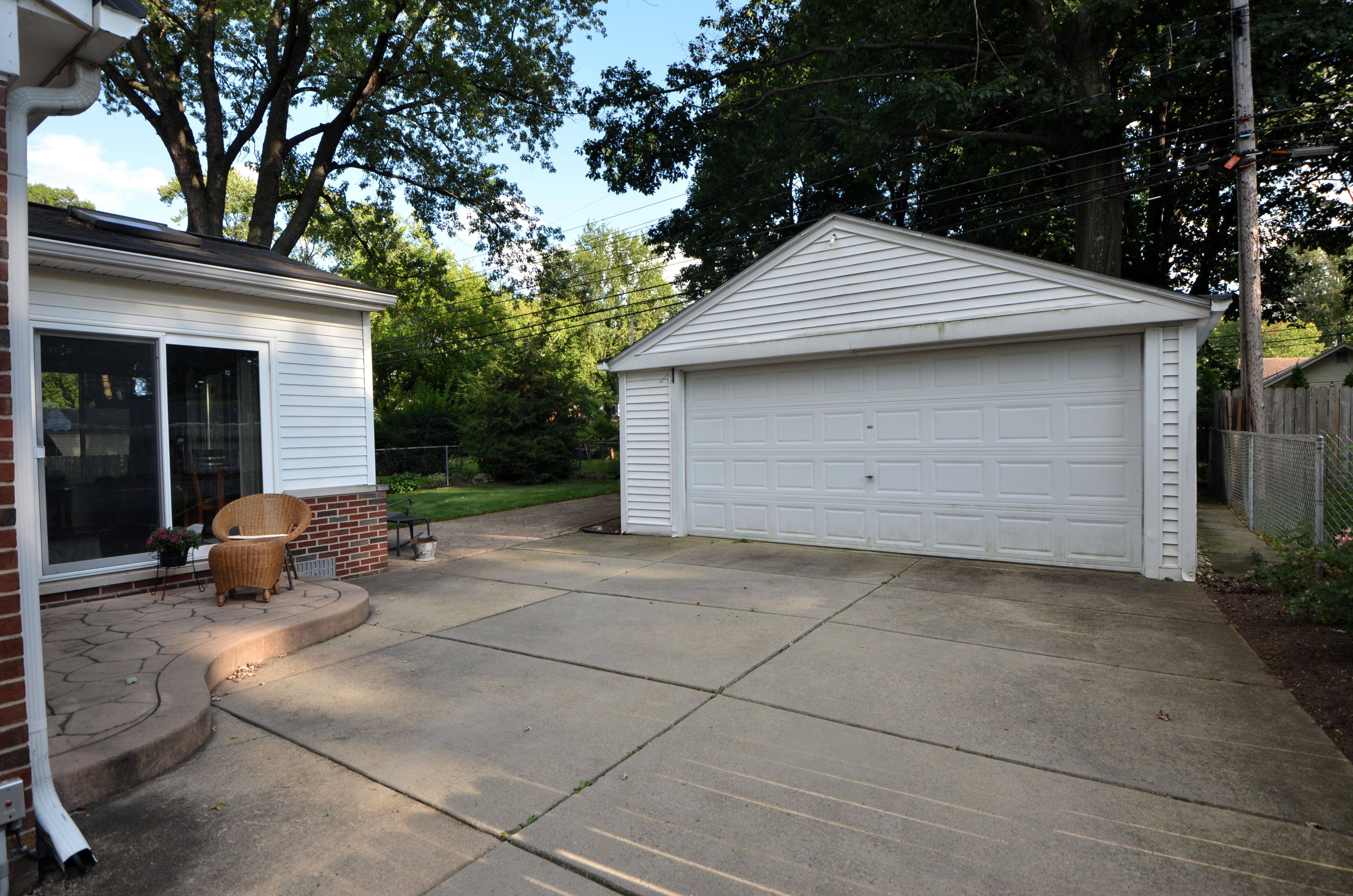 Photo 4 of 8 of 425 W LA SALLE Avenue house