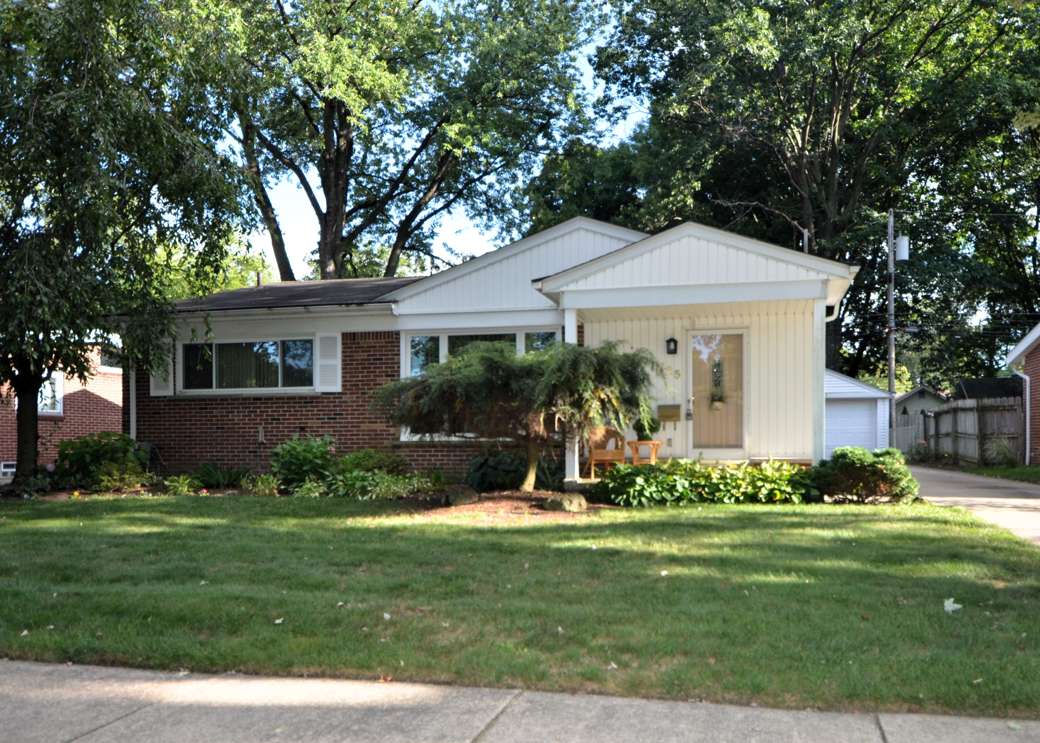 Photo 8 of 8 of 425 W LA SALLE Avenue house