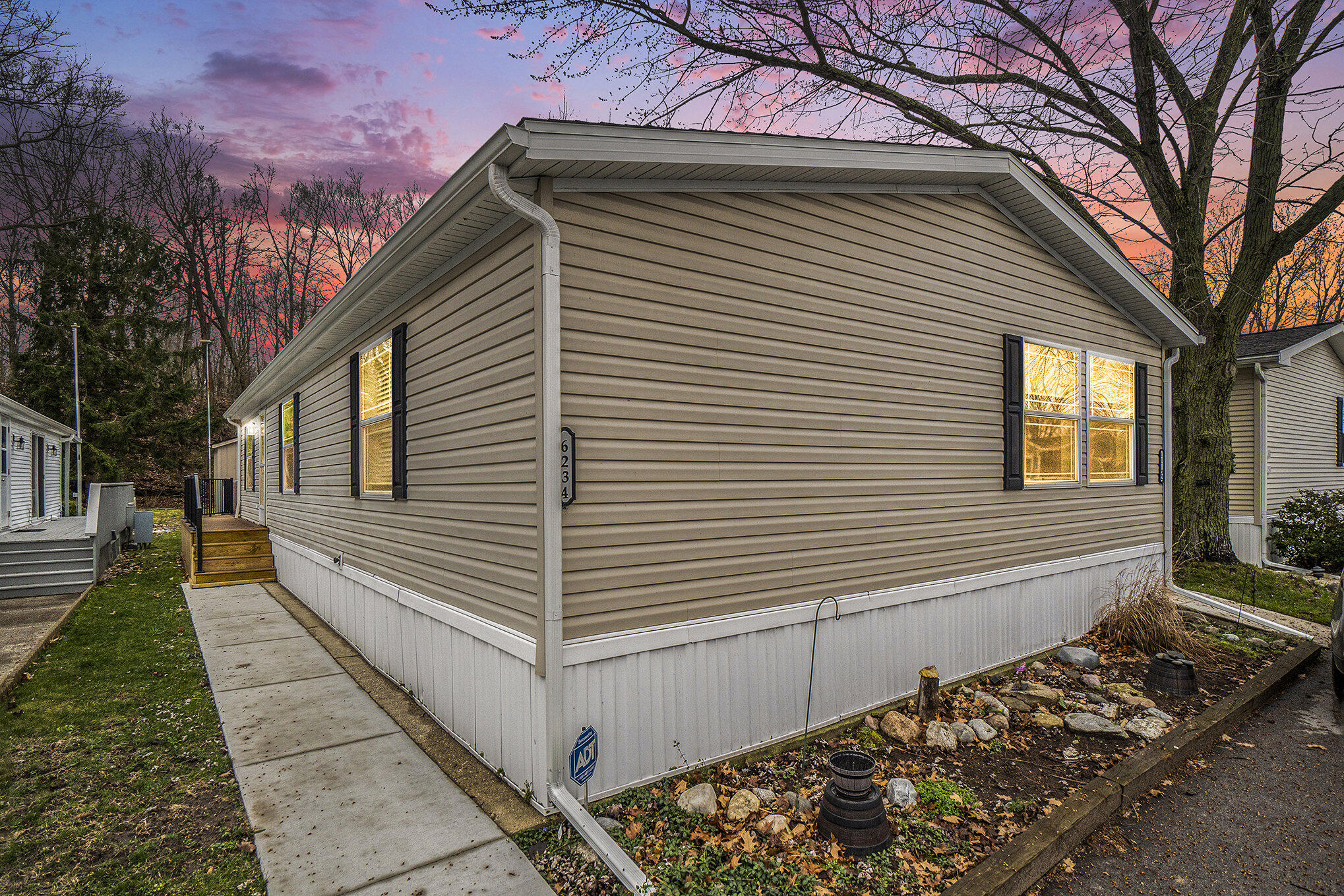 Photo 1 of 17 of 6234 Arrowhead Drive 32 mobile home