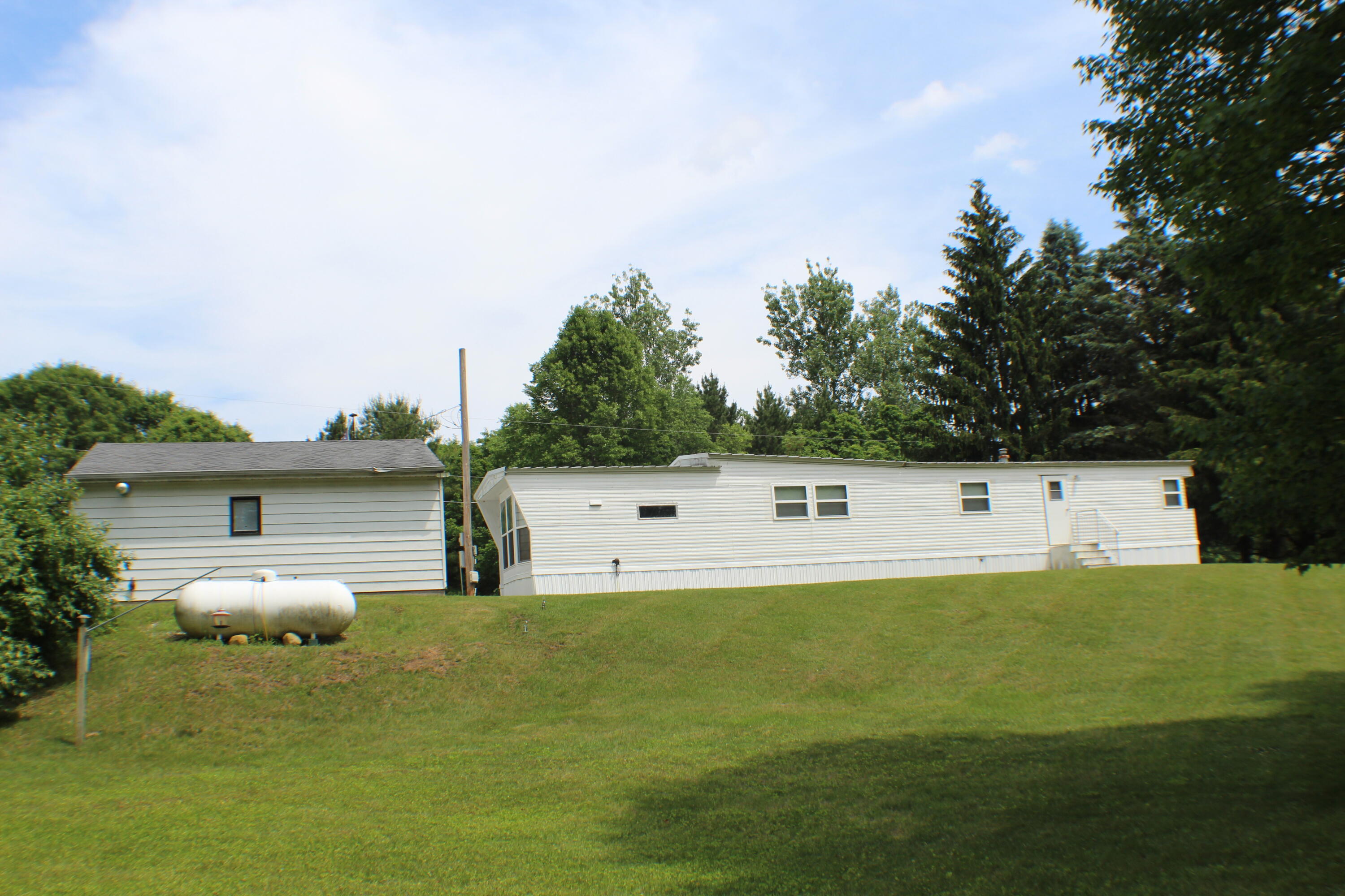 Photo 10 of 29 of 15075 Hanna Avenue NE mobile home