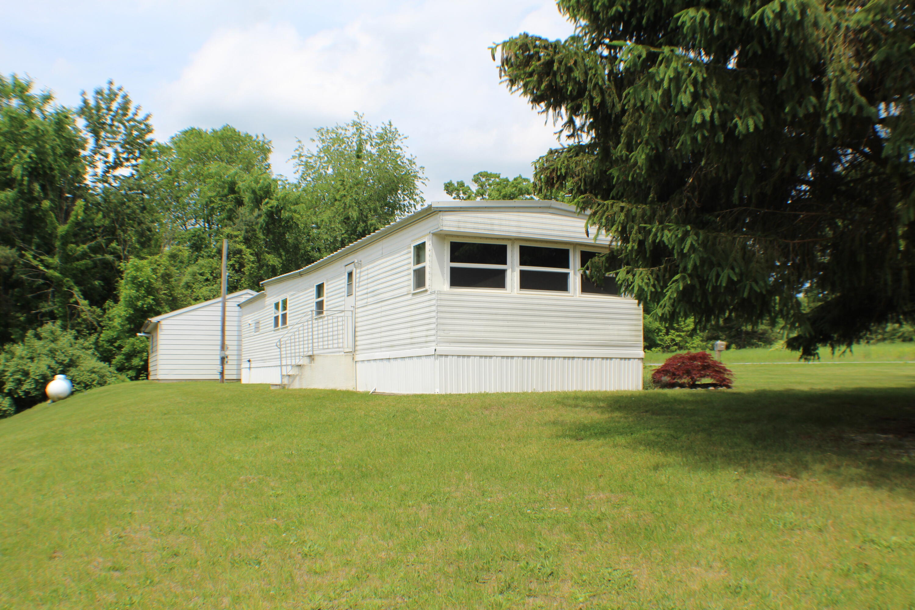 Photo 4 of 29 of 15075 Hanna Avenue NE mobile home