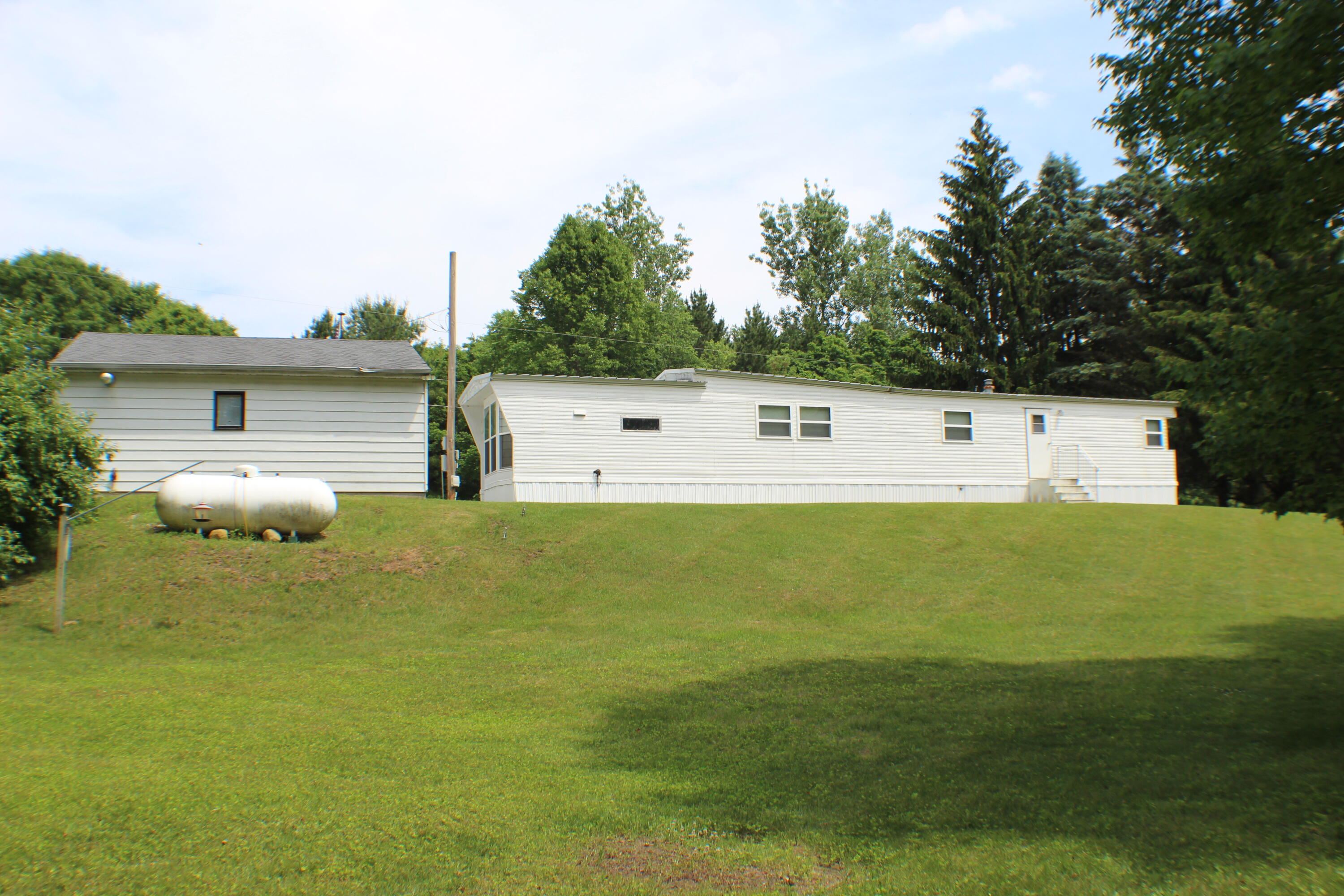 Photo 9 of 29 of 15075 Hanna Avenue NE mobile home