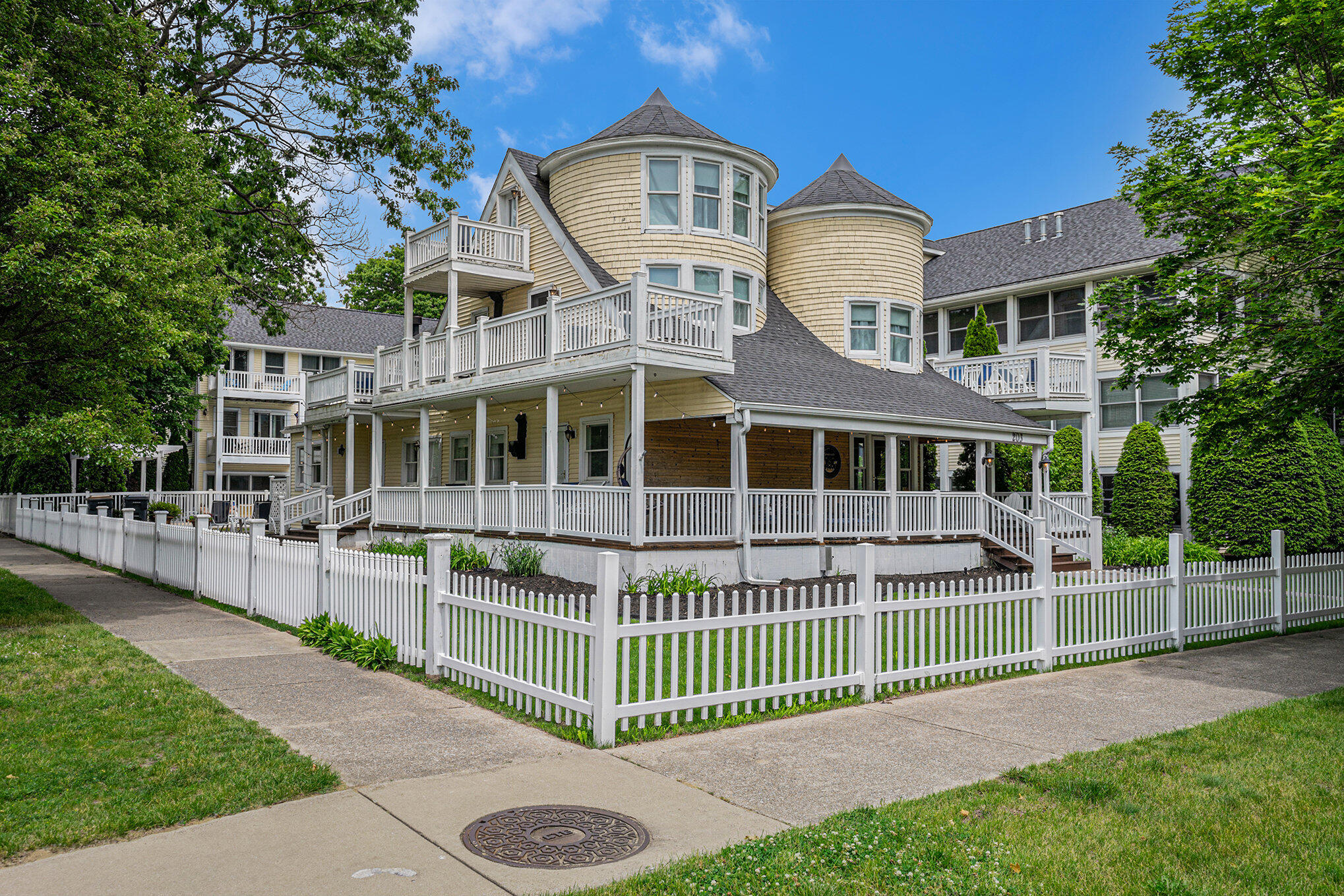 Photo 1 of 67 of 203 Dyckman Avenue house