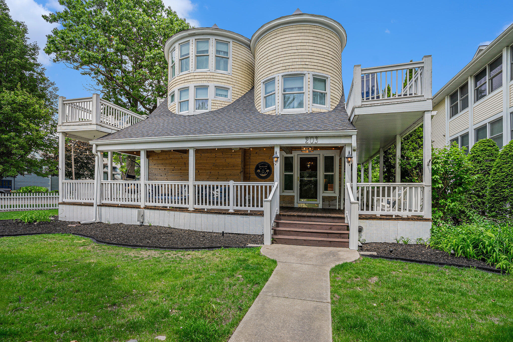 Photo 5 of 67 of 203 Dyckman Avenue house