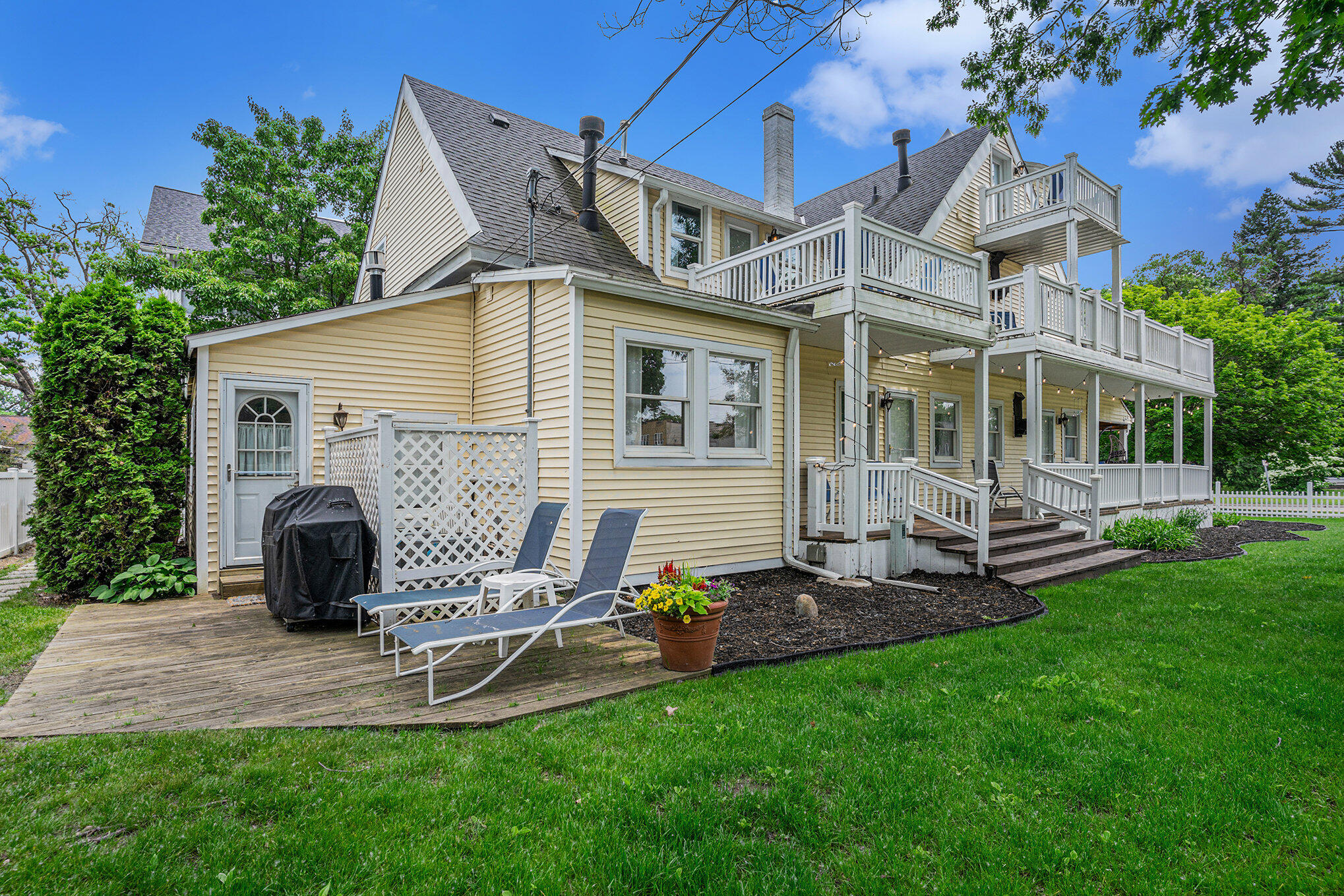 Photo 6 of 67 of 203 Dyckman Avenue house