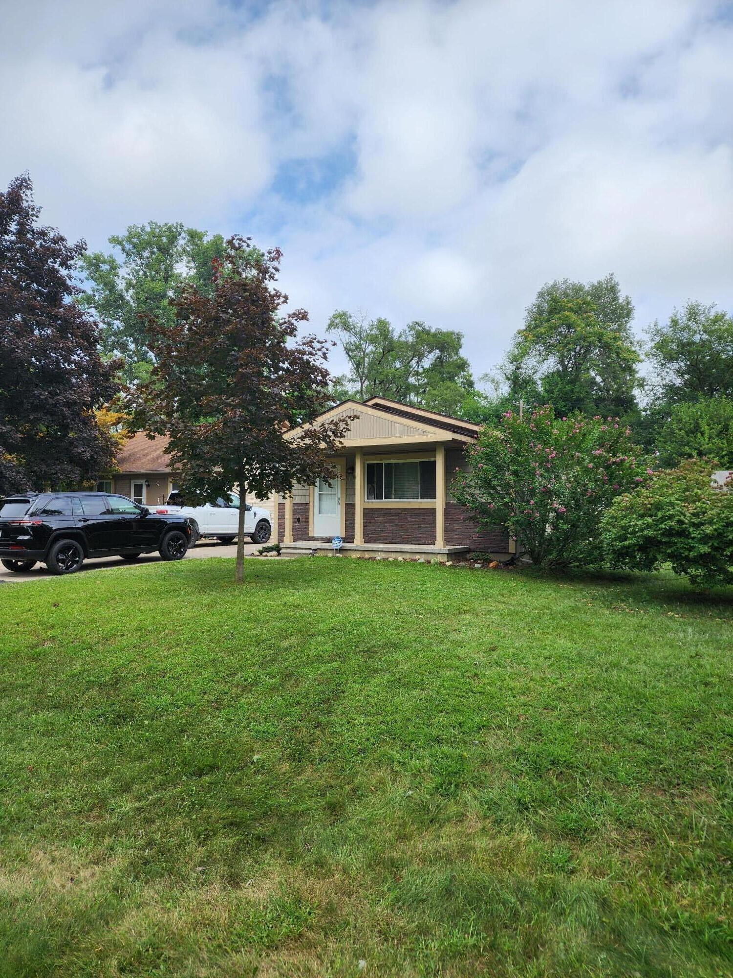 Photo 2 of 17 of 21120 Negaunee house