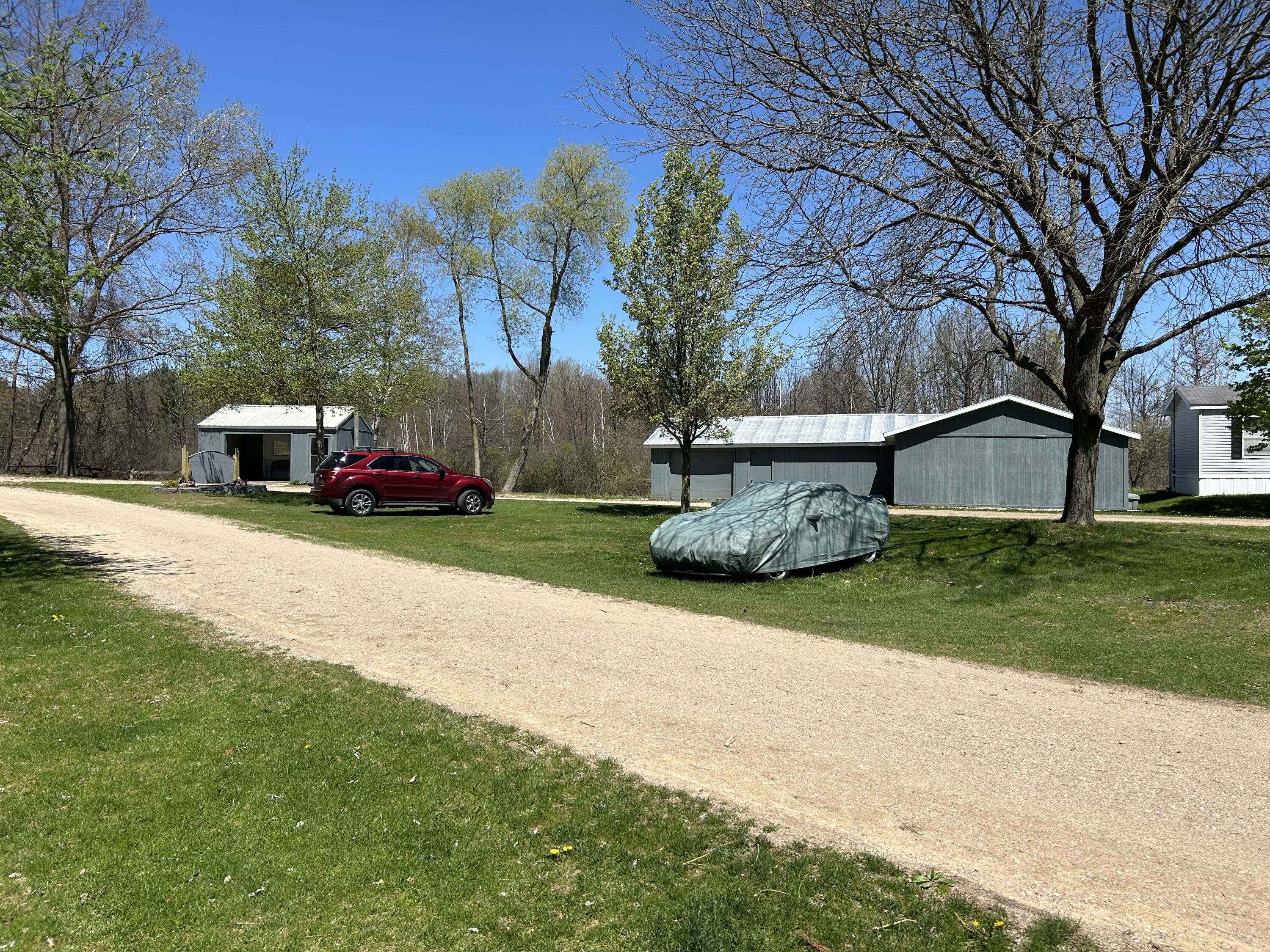 Photo 10 of 20 of 15301 Lakeshore Drive #32 mobile home