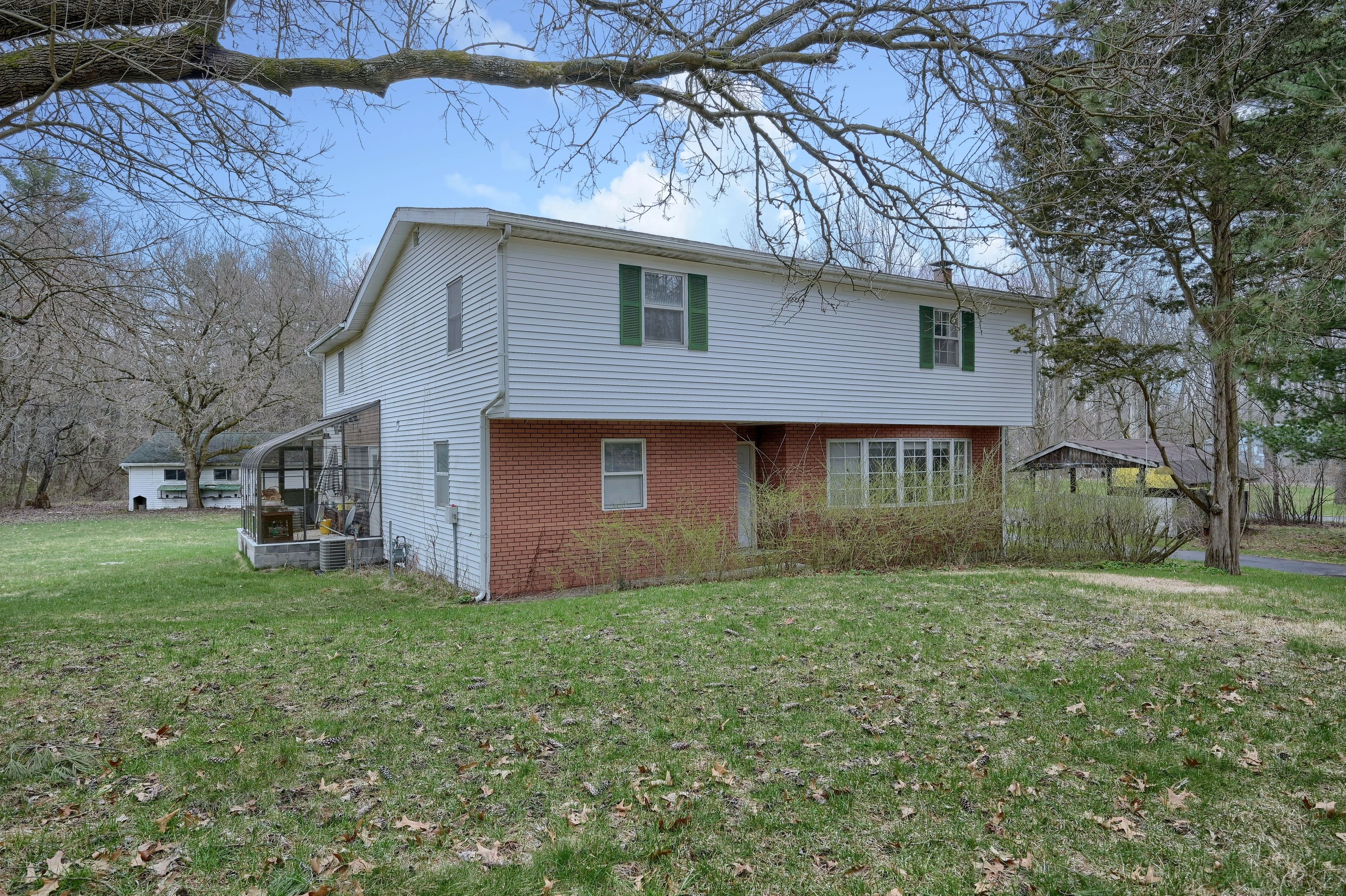 Photo 5 of 40 of 20330 MARTINSVILLE Road house